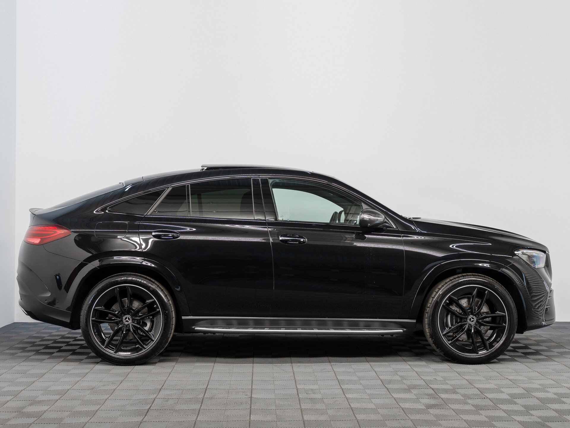 Автомобиль Mercedes-Benz GLE Coupe 300 d 2.0d AT (269 л.с.) 4WD - 6