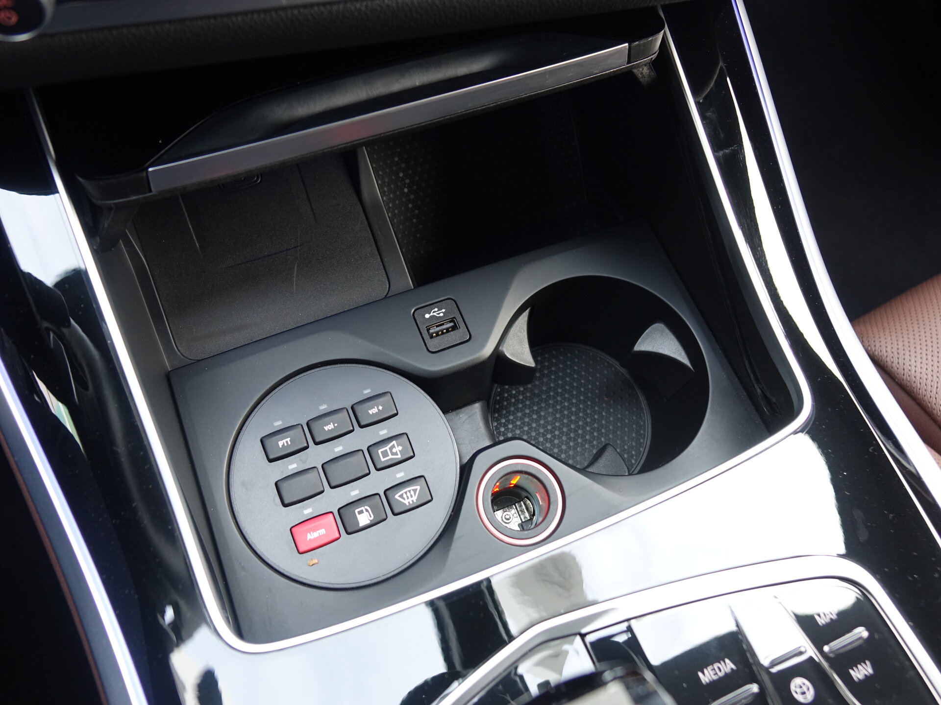 Автомобиль BMW X5 M50i 4.4 AT (530 л.с.) 4WD - 14