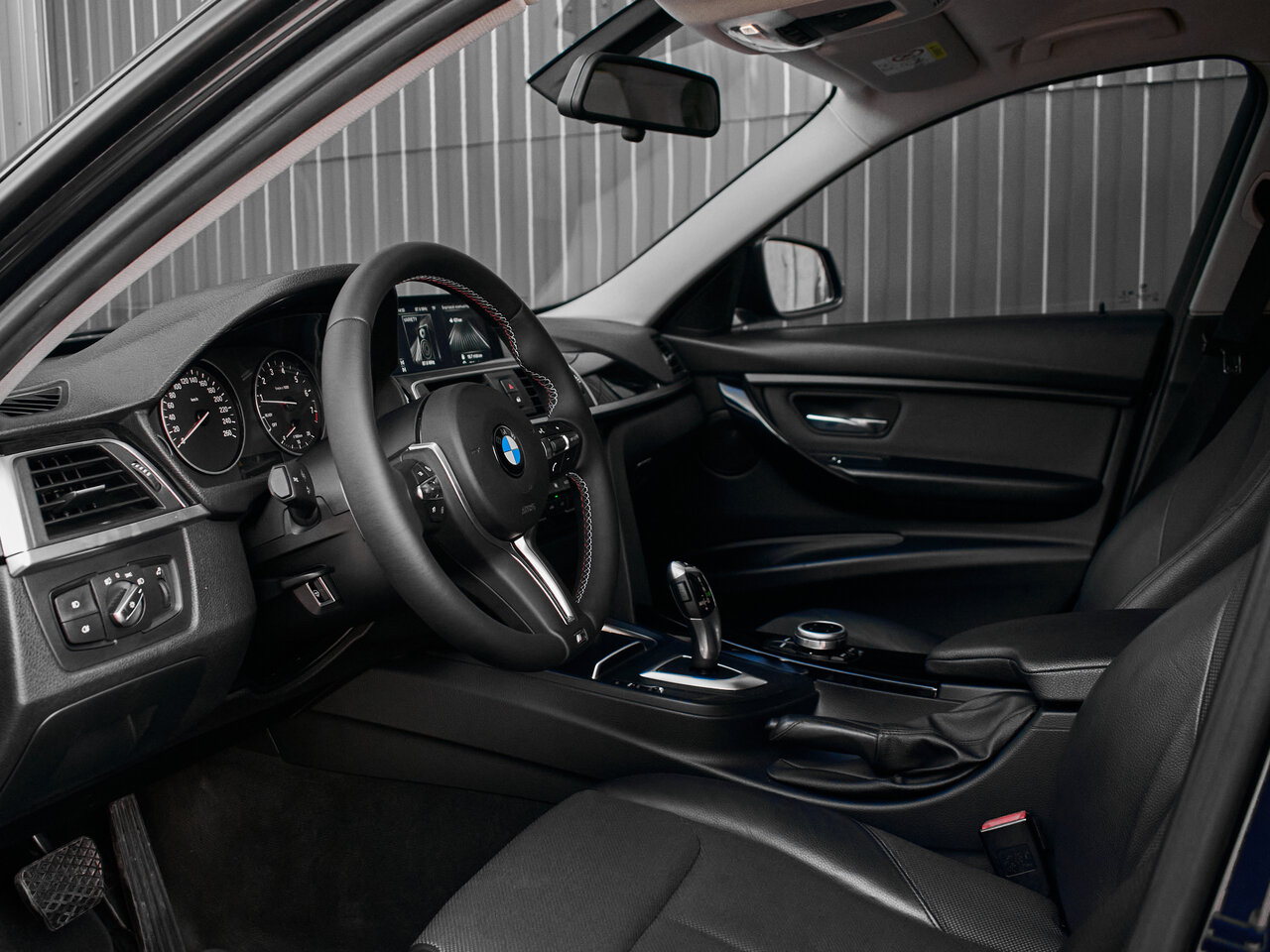 Купить BMW 3 серии 320i 2.0 AT (184 л.с.), 2017 в Екатеренбурге