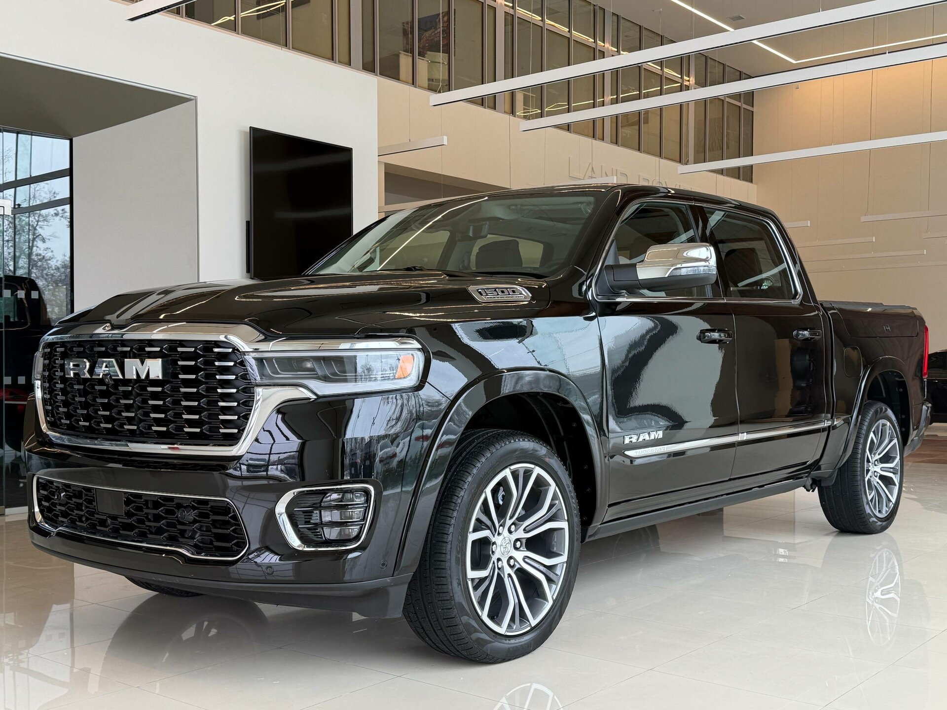 Ram 1500 Crew Cab 3.0 AT (540 л.с.) 4WD 2025