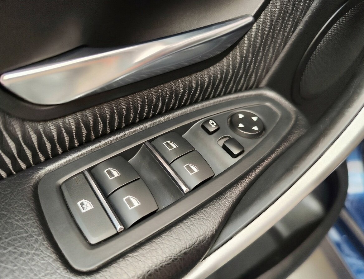 Автомобиль BMW 3 серии 318i 1.5 AT (136 л.с.) - 16