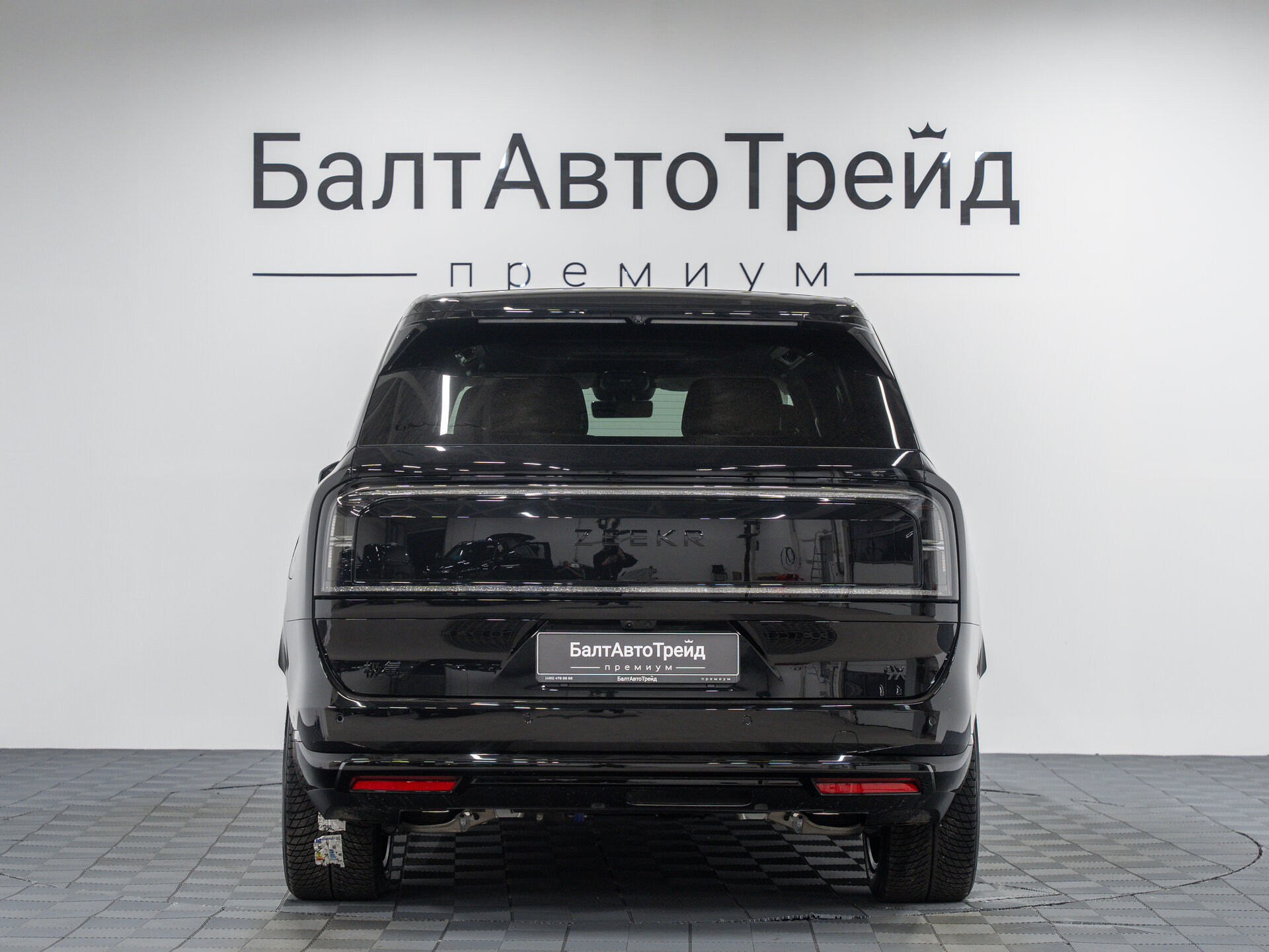 Автомобиль Zeekr 9X 55 kWh (до 3.5 т) 2.0hyb AT (898 л.с.) 4WD - 9