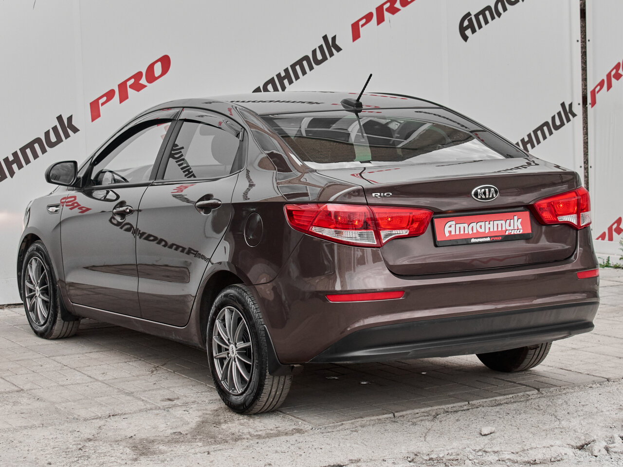 Купить Kia Rio 1.6 AT (123 л.с.), 2017 в Екатеренбурге