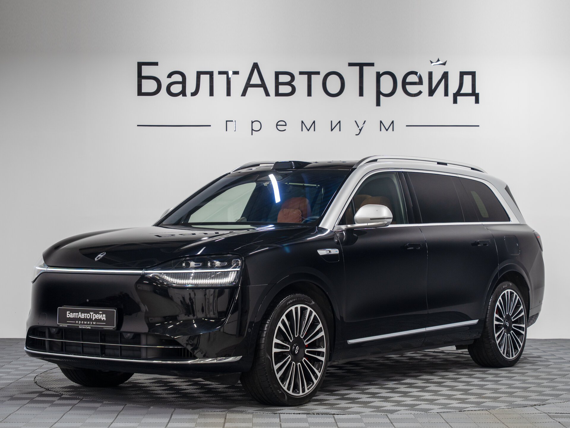 Автомобиль Aito M9 275 1.5hyb AT (496 л.с.) 4WD - 1