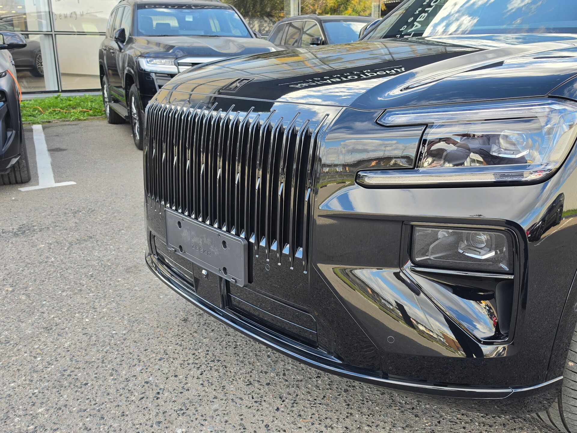 Автомобиль Zeekr 8X 70 kWh 2.0hyb AT (898 л.с.) 4WD - 10