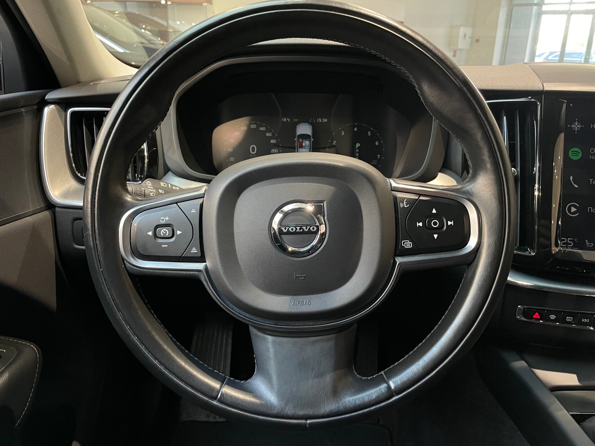 Автомобиль Volvo XC60 2.0 AT (249 л.с.) 4WD - 16