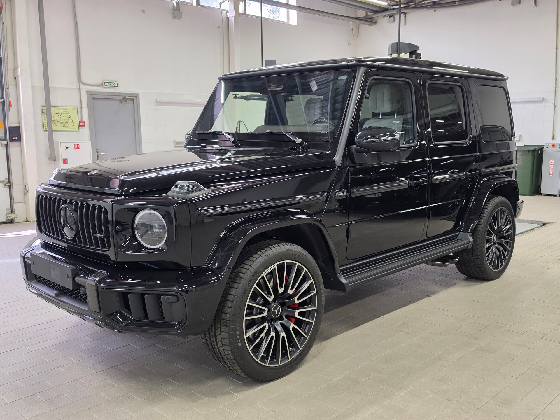 Автомобиль Mercedes-Benz G-Класс AMG 63 AMG 4.0 AT (585 л.с.) 4WD - 1