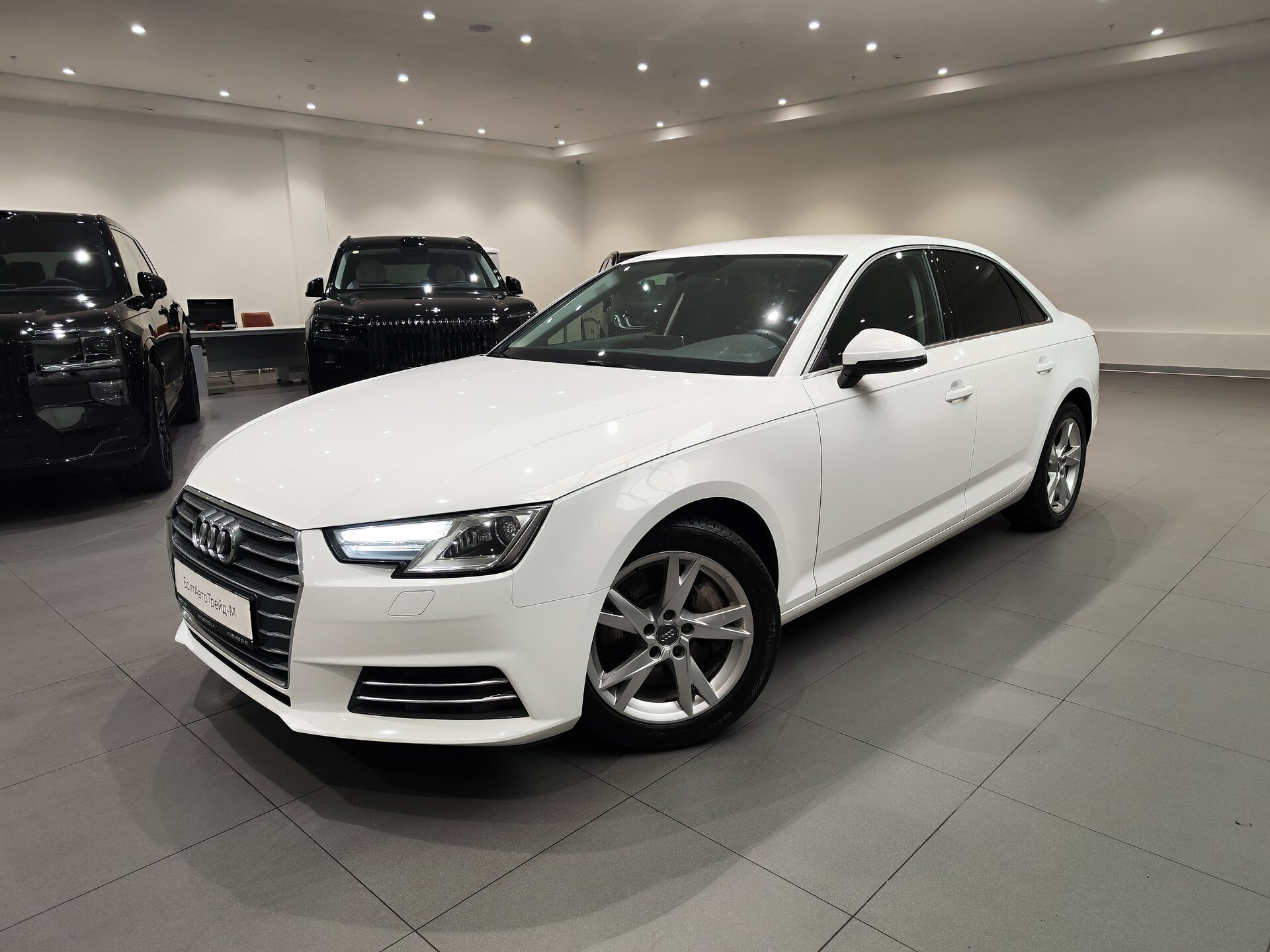 Автомобиль Audi A4 2.0 AMT (249 л.с.) 4WD - 1
