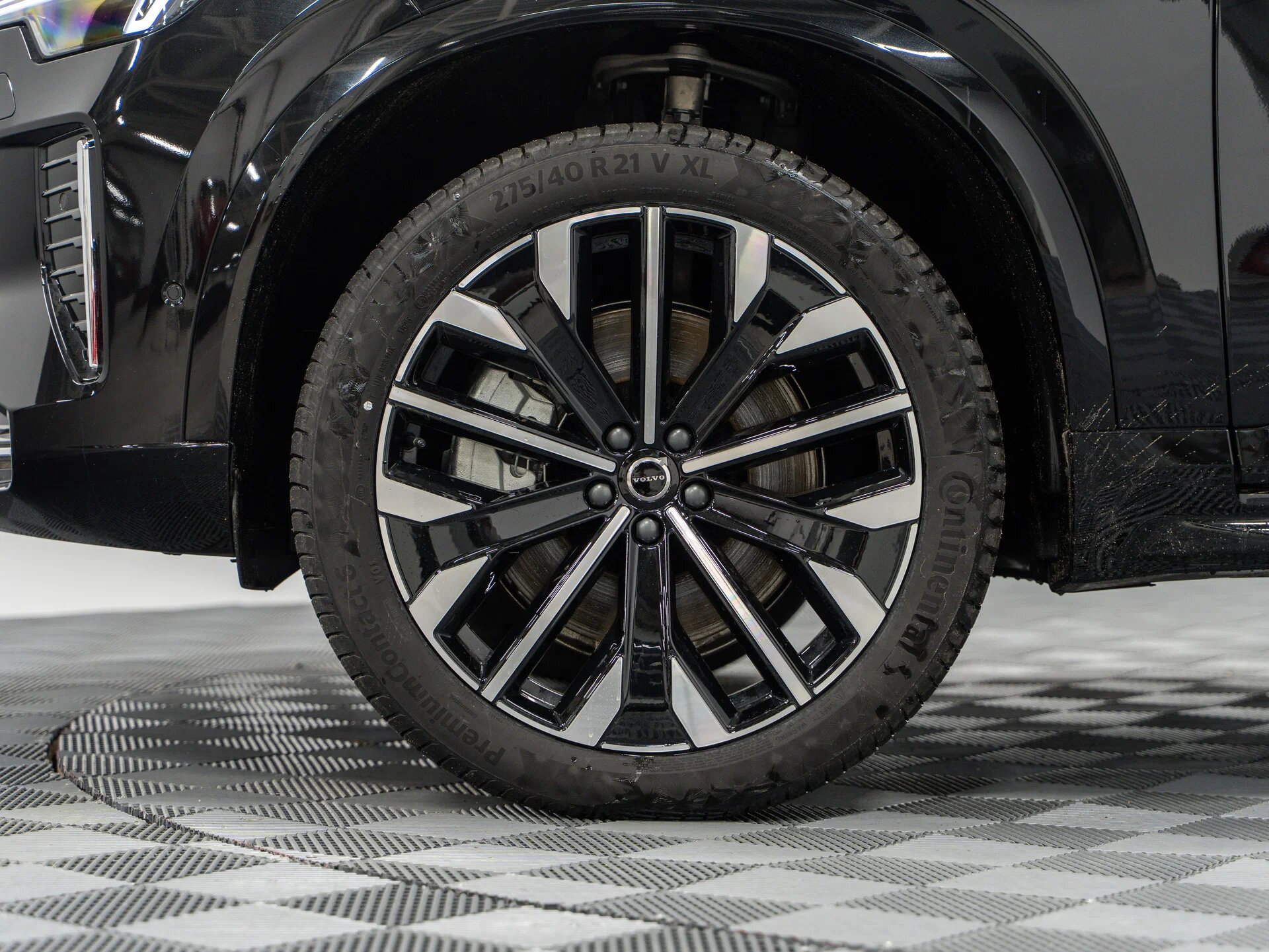 Автомобиль Volvo XC90 T8 2.0hyb AT (455 л.с.) 4WD - 7