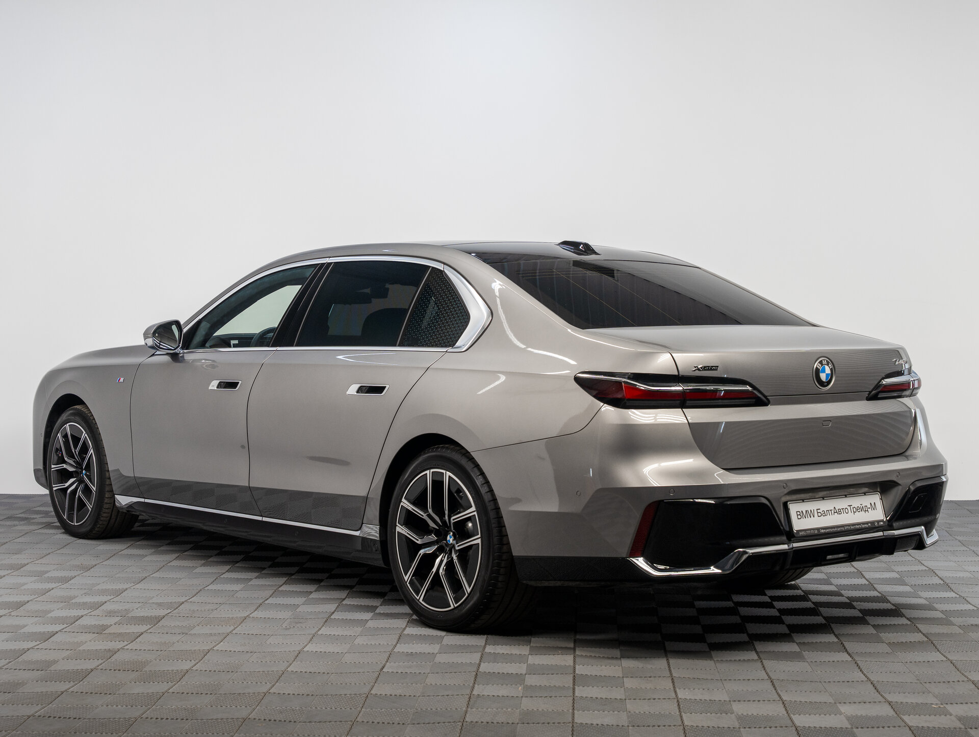 Автомобиль BMW 7 серии 740d xDrive 3.0d AT (286 л.с.) 4WD - 4