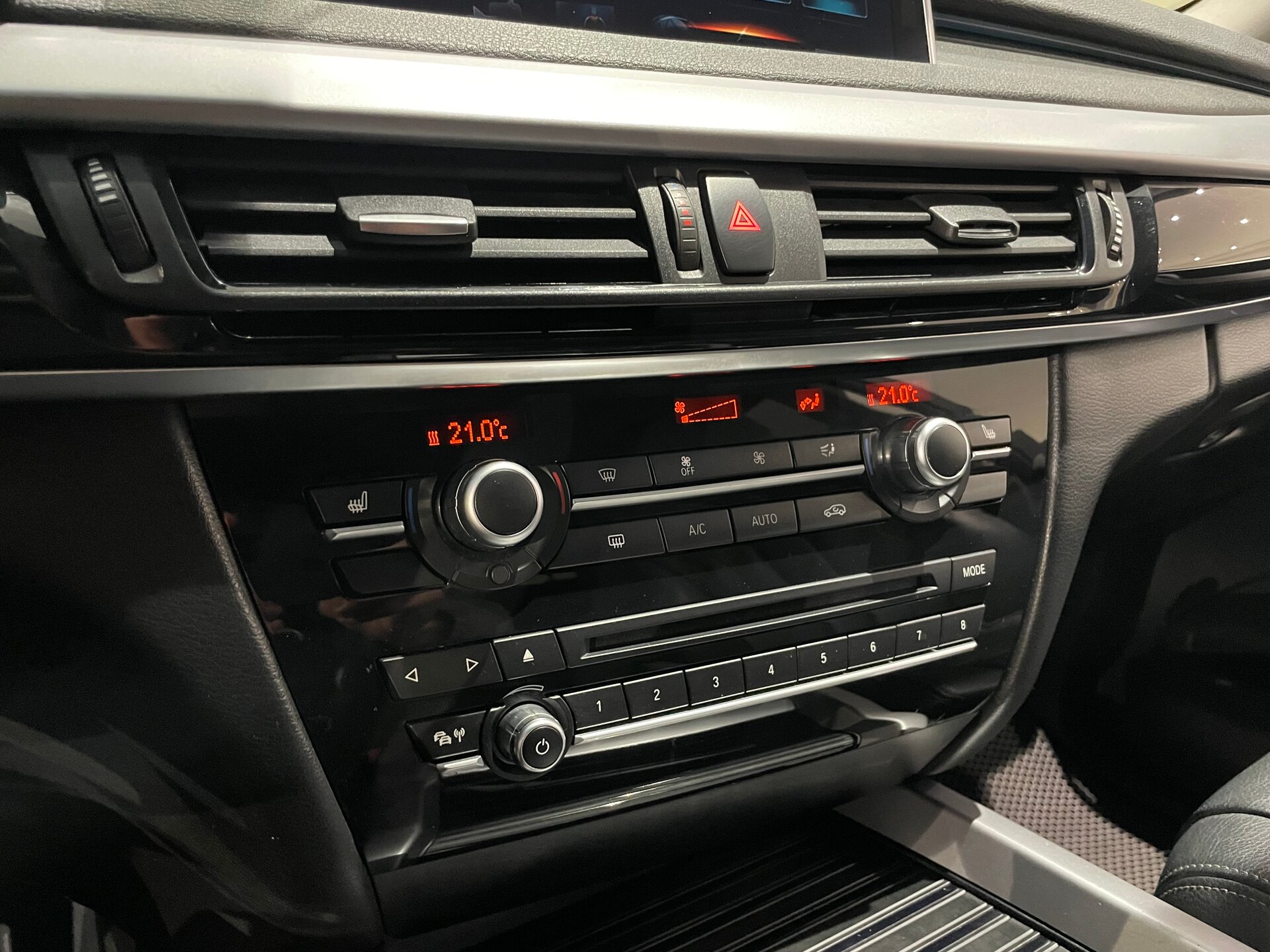 Автомобиль BMW X5 25d 3.0d AT (218 л.с.) 4WD - 18