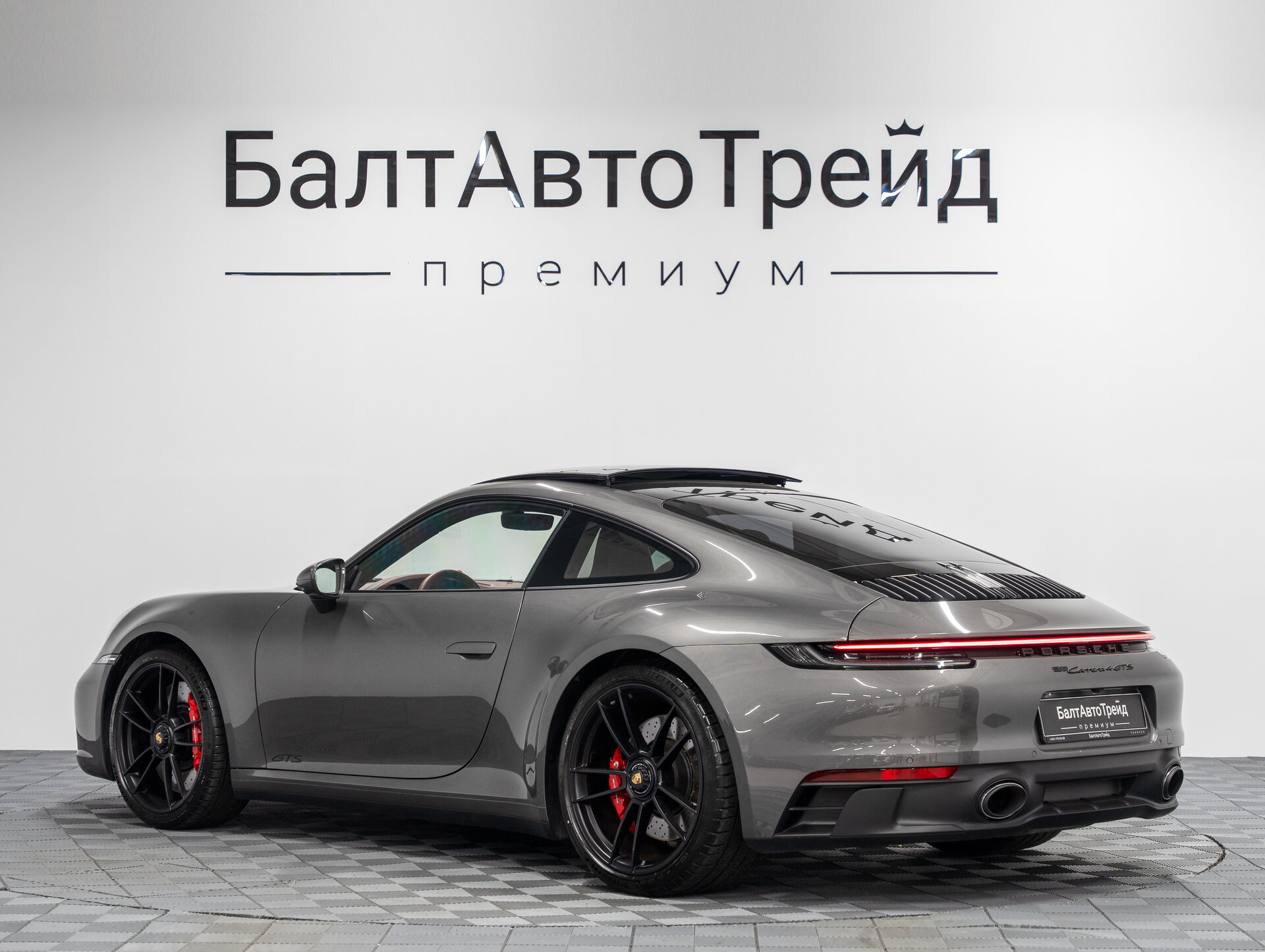 Автомобиль Porsche 911 Carrera 4 GTS 3.0 AMT (480 л.с.) 4WD - 9