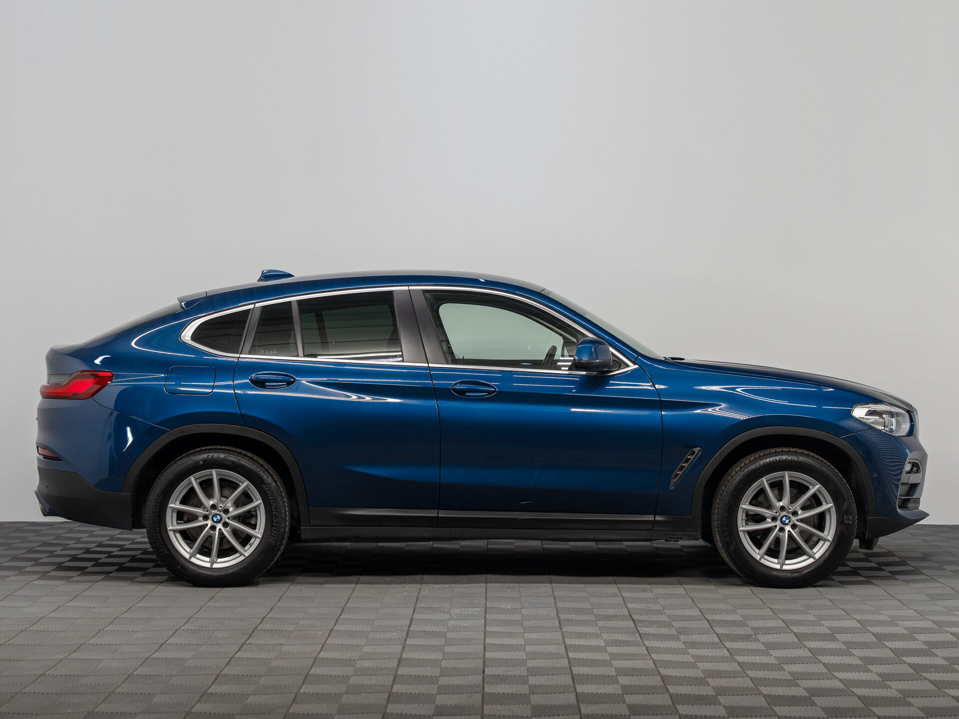 Автомобиль BMW X4 20i 2.0 AT (184 л.с.) 4WD - 4