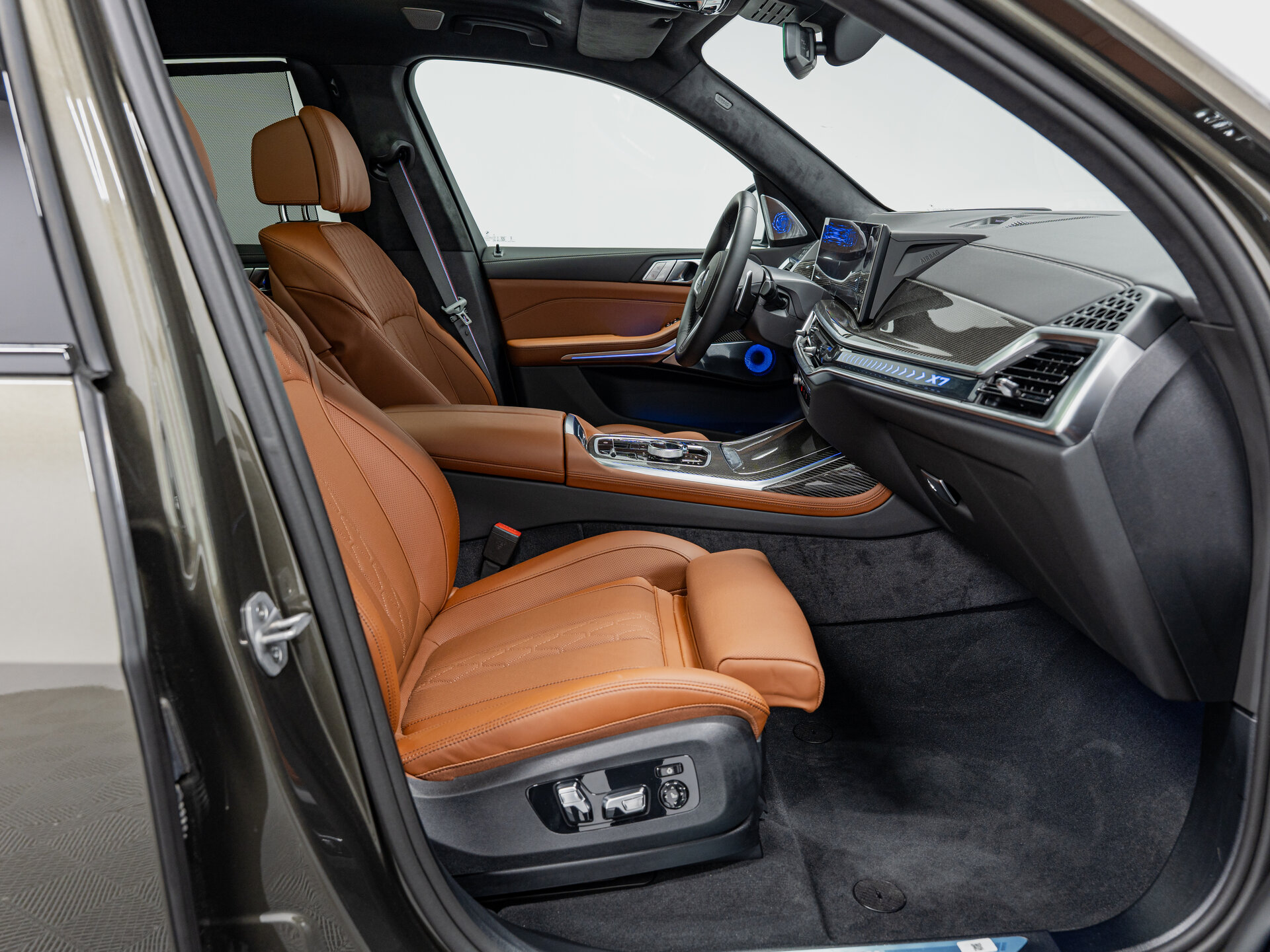 Автомобиль BMW X7 40d 3.0d AT (340 л.с.) 4WD - 13