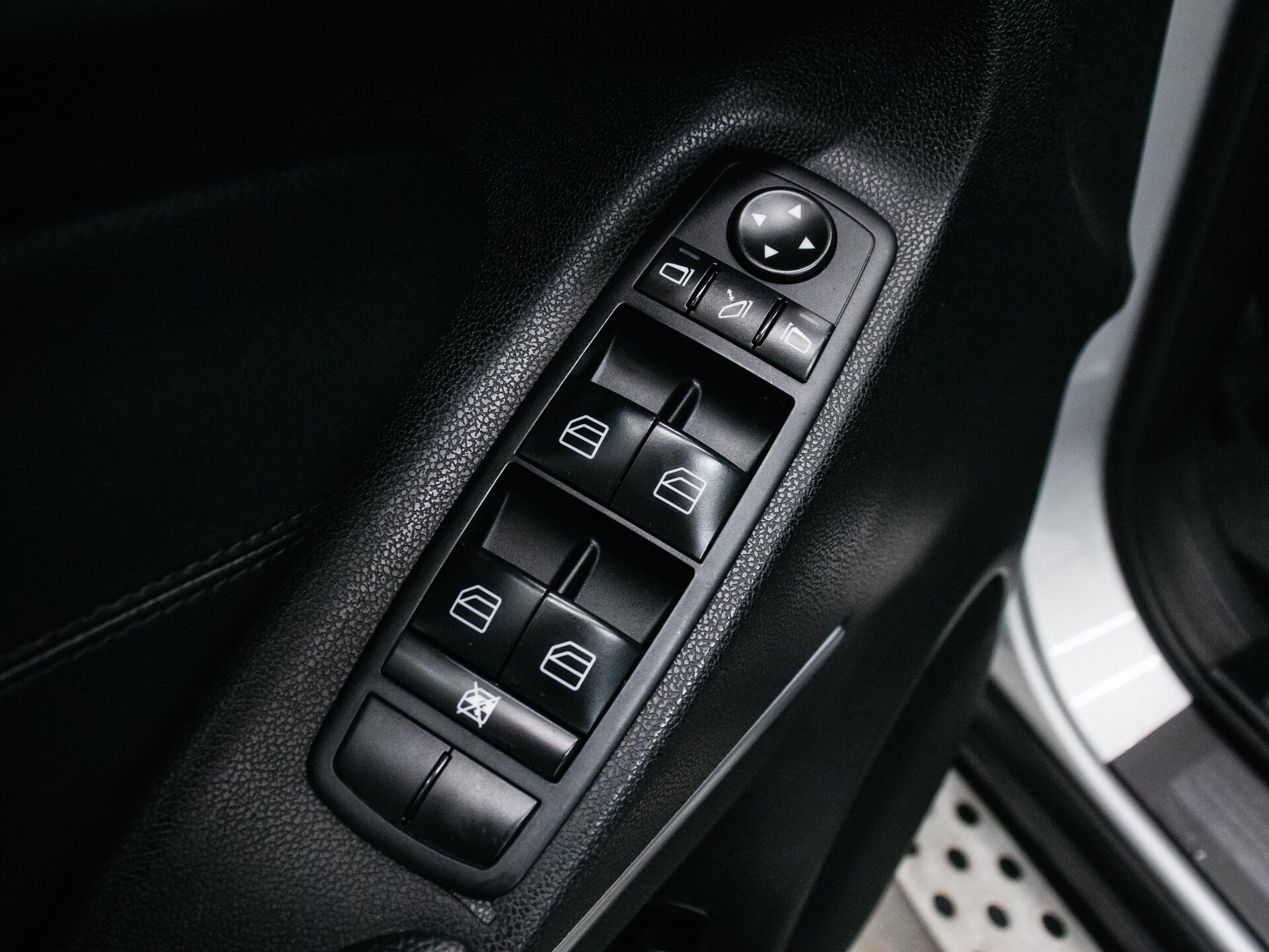 Mercedes-Benz M-Класс 2010 10