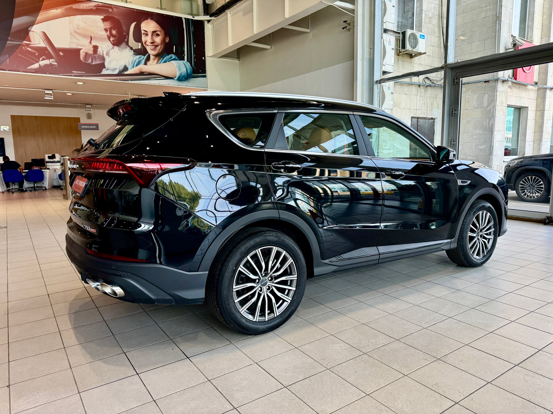 БУ автомобиль Jetour X70+ 2023  1.6 л ( 190 л. с.) Черный с пробегом 13985 км