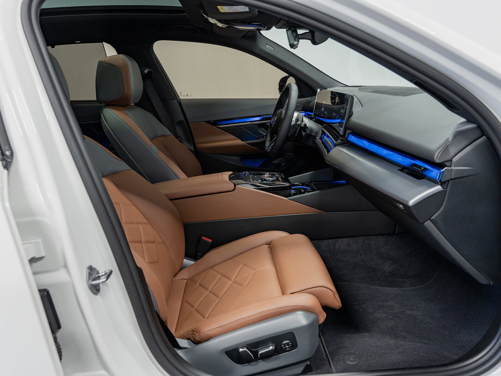 Автомобиль BMW 5 серии 530i xDrive 2.0 AT (258 л.с.) 4WD - 13