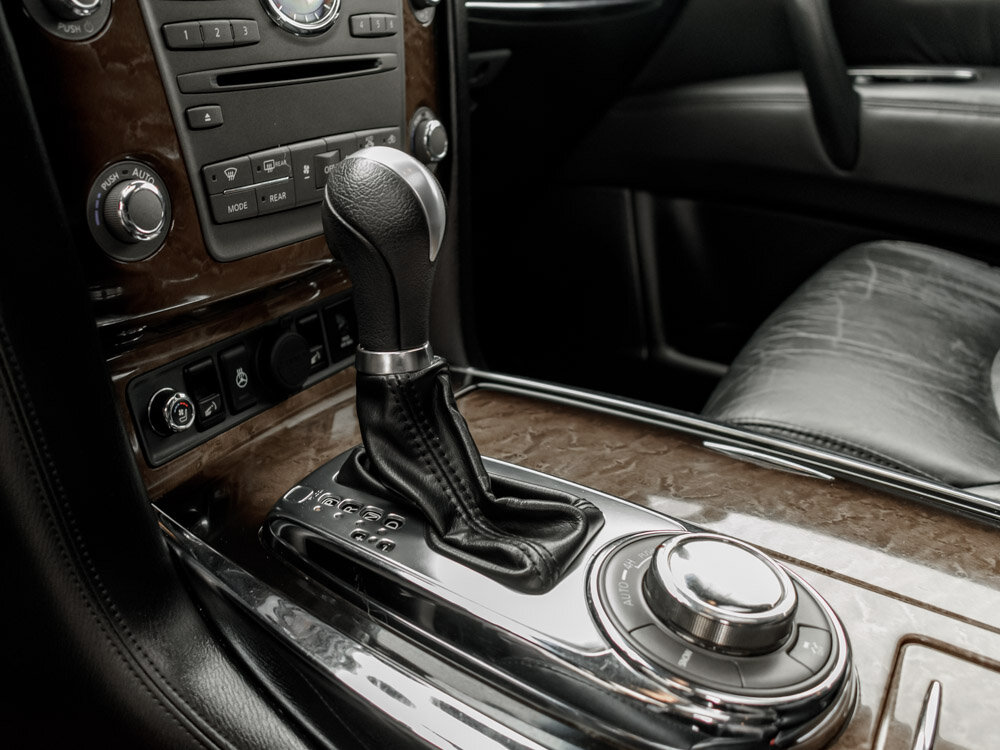 Купить Infiniti QX56 5.6 AT (405 л.с.) 4WD, 2011 в Екатеренбурге