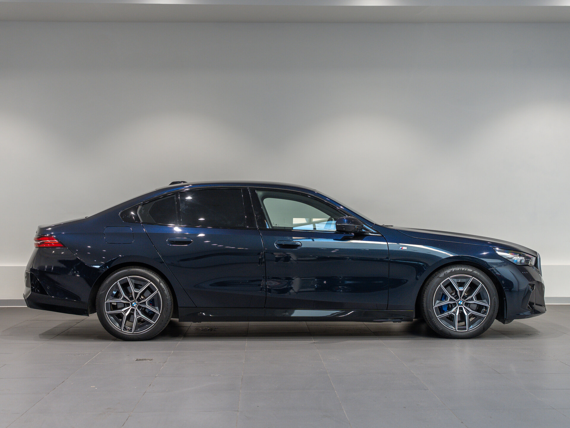 Автомобиль BMW 5 серии 523d 2.0d AT (197 л.с.) - 4