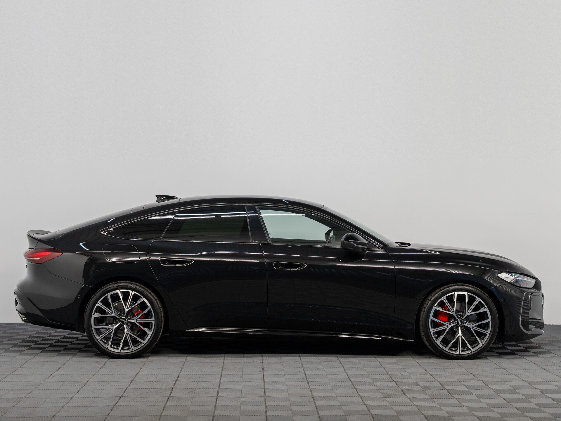Автомобиль Audi A5 L Sportback 2.0 AMT (204 л.с.) 4WD - 4