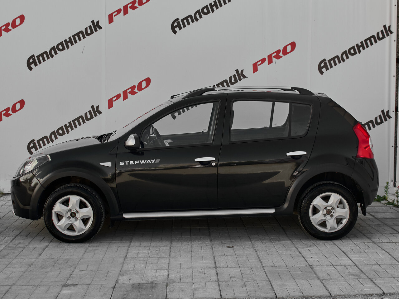 Купить Renault Sandero Stepway 1.6 MT (84 л.с.), 2012 в Екатеренбурге