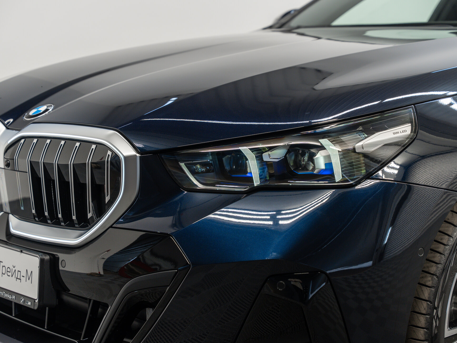Автомобиль BMW 5 серии 530i xDrive 2.0 AT (258 л.с.) 4WD - 10
