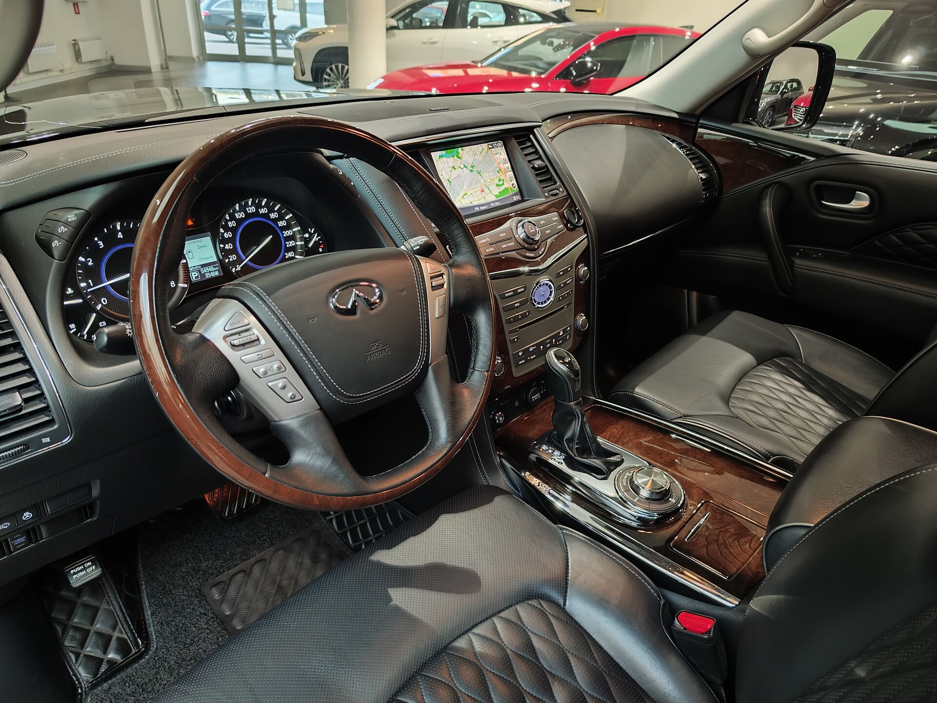 Автомобиль Infiniti QX80 5.6 AT (405 л.с.) 4WD - 7