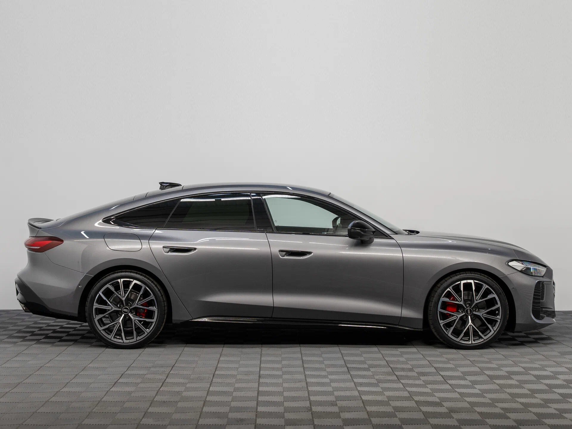 Автомобиль Audi A5 L 2.0 AMT (204 л.с.) 4WD - 4