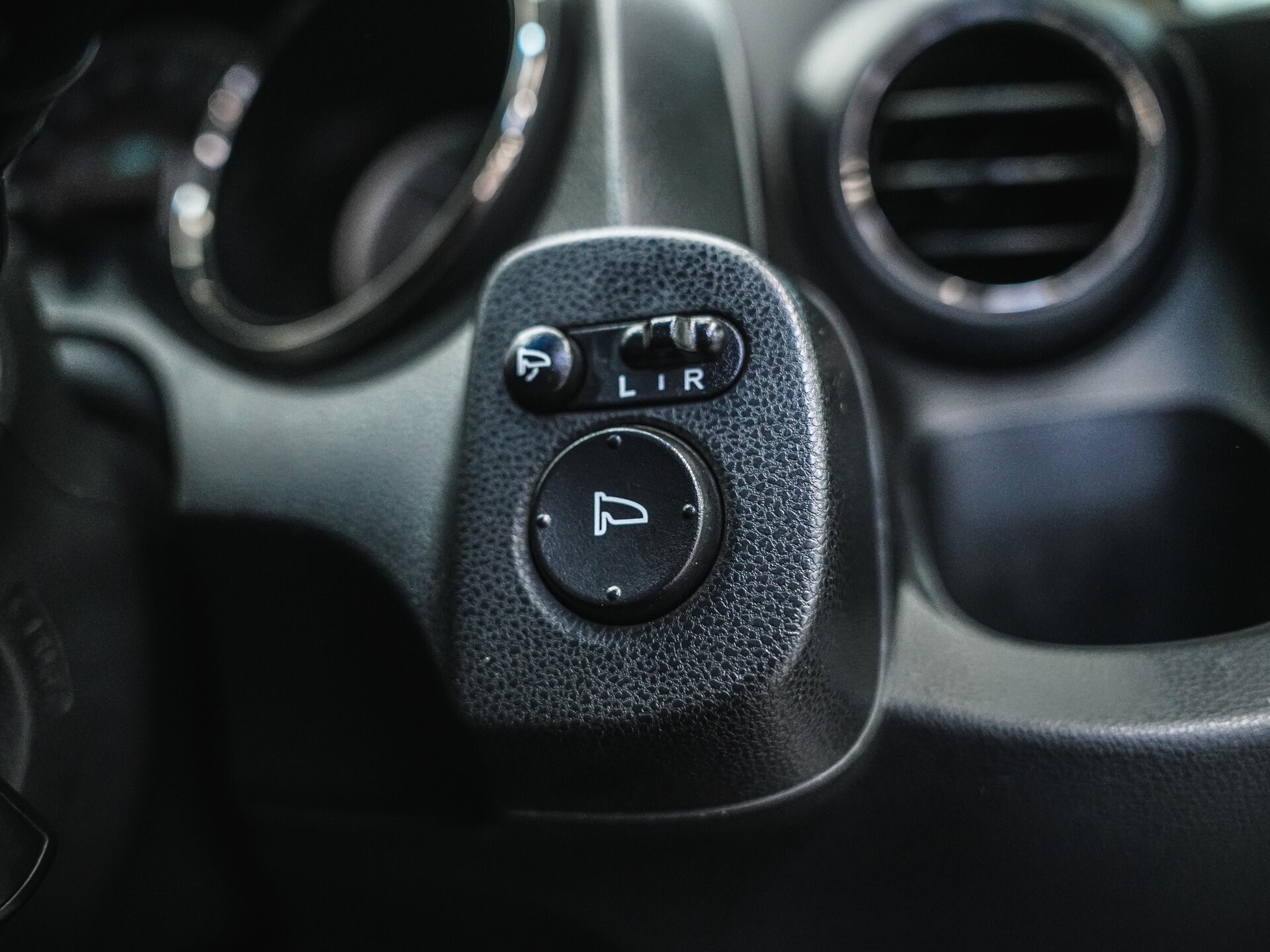 Honda Fit Shuttle 2012 16