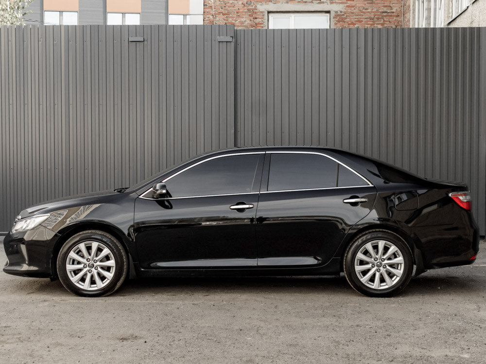 Купить Toyota Camry 2.5 AT (181 л.с.), 2015 в Екатеренбурге
