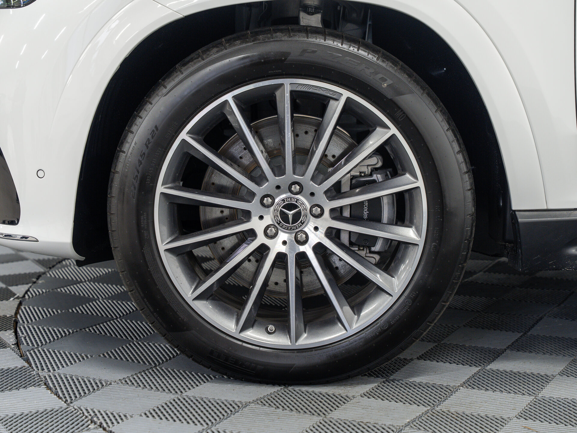 Автомобиль Mercedes-Benz GLE 450 3.0 AT (381 л.с.) 4WD - 3