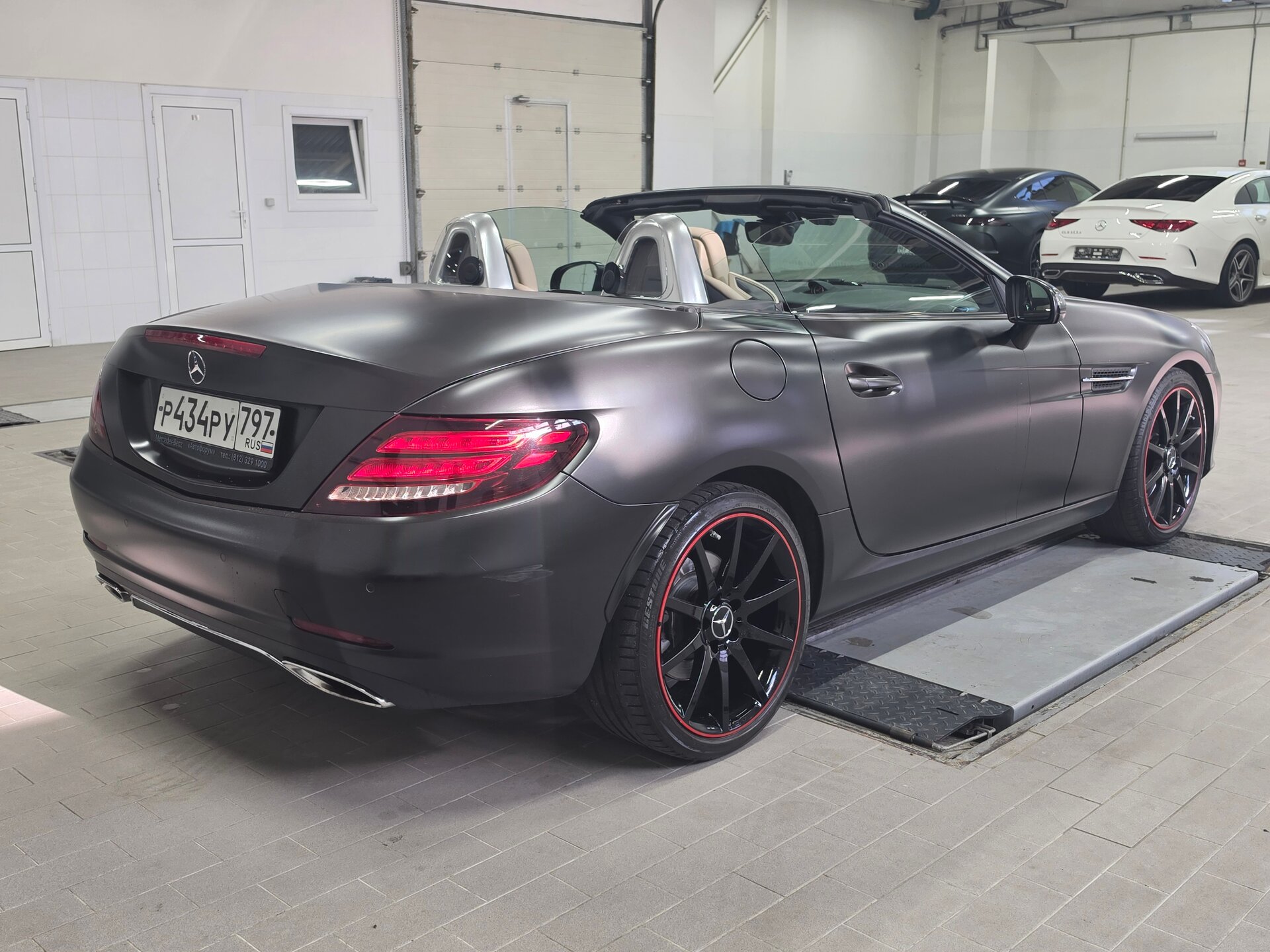 Автомобиль Mercedes-Benz SLC 200 2.0 AT (184 л.с.) - 2