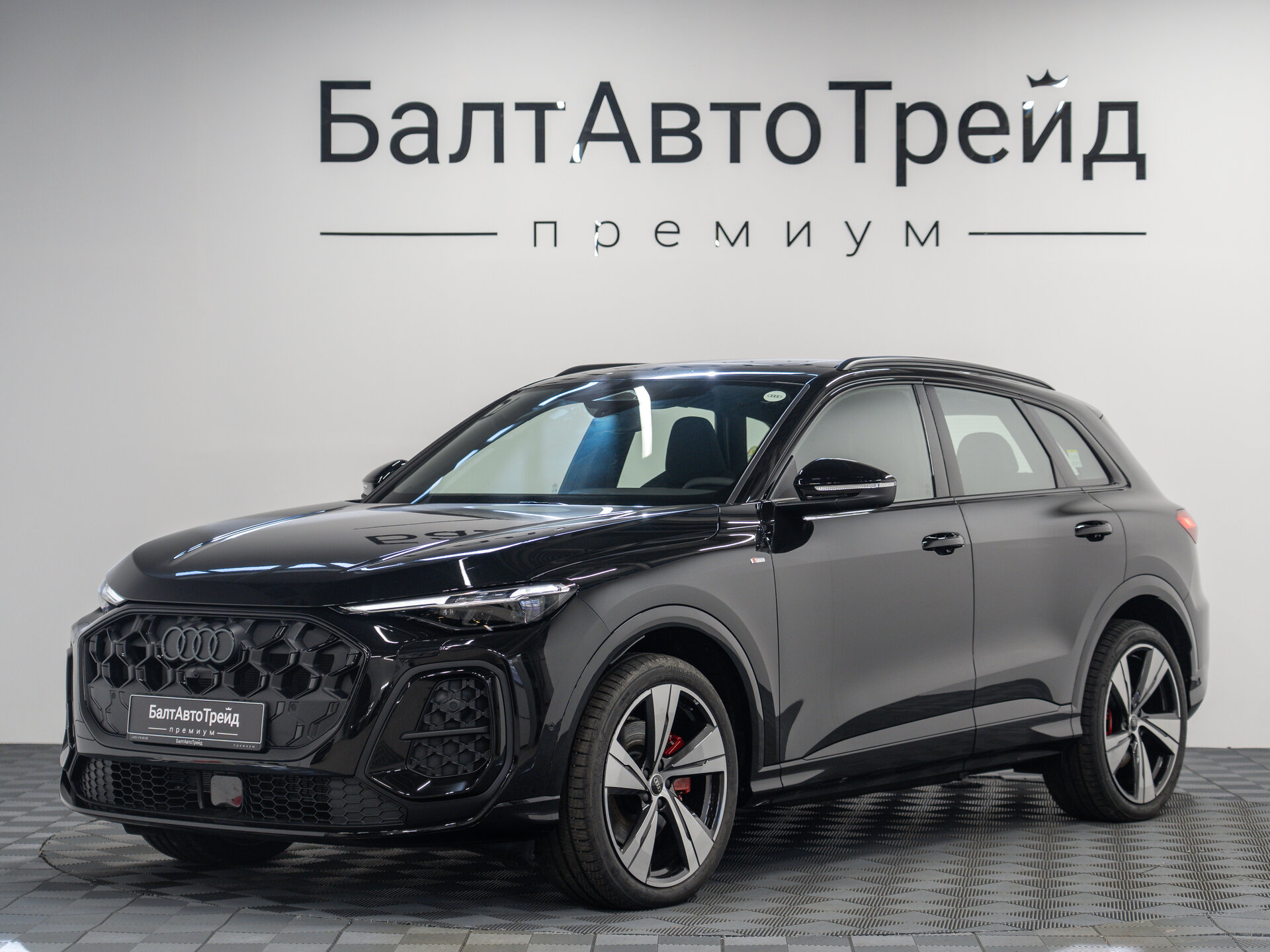 Автомобиль Audi Q5 40 TDI 2.0d AMT (204 л.с.) 4WD - 1