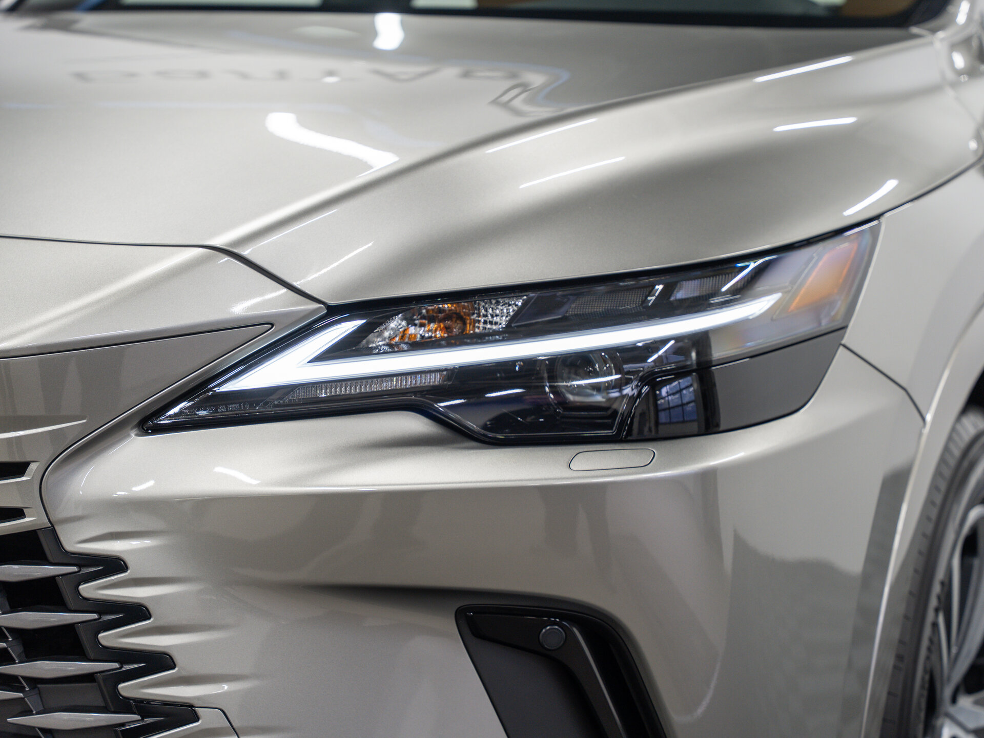 Автомобиль Lexus RX 300 2.0 AT (248 л.с.) 4WD - 2