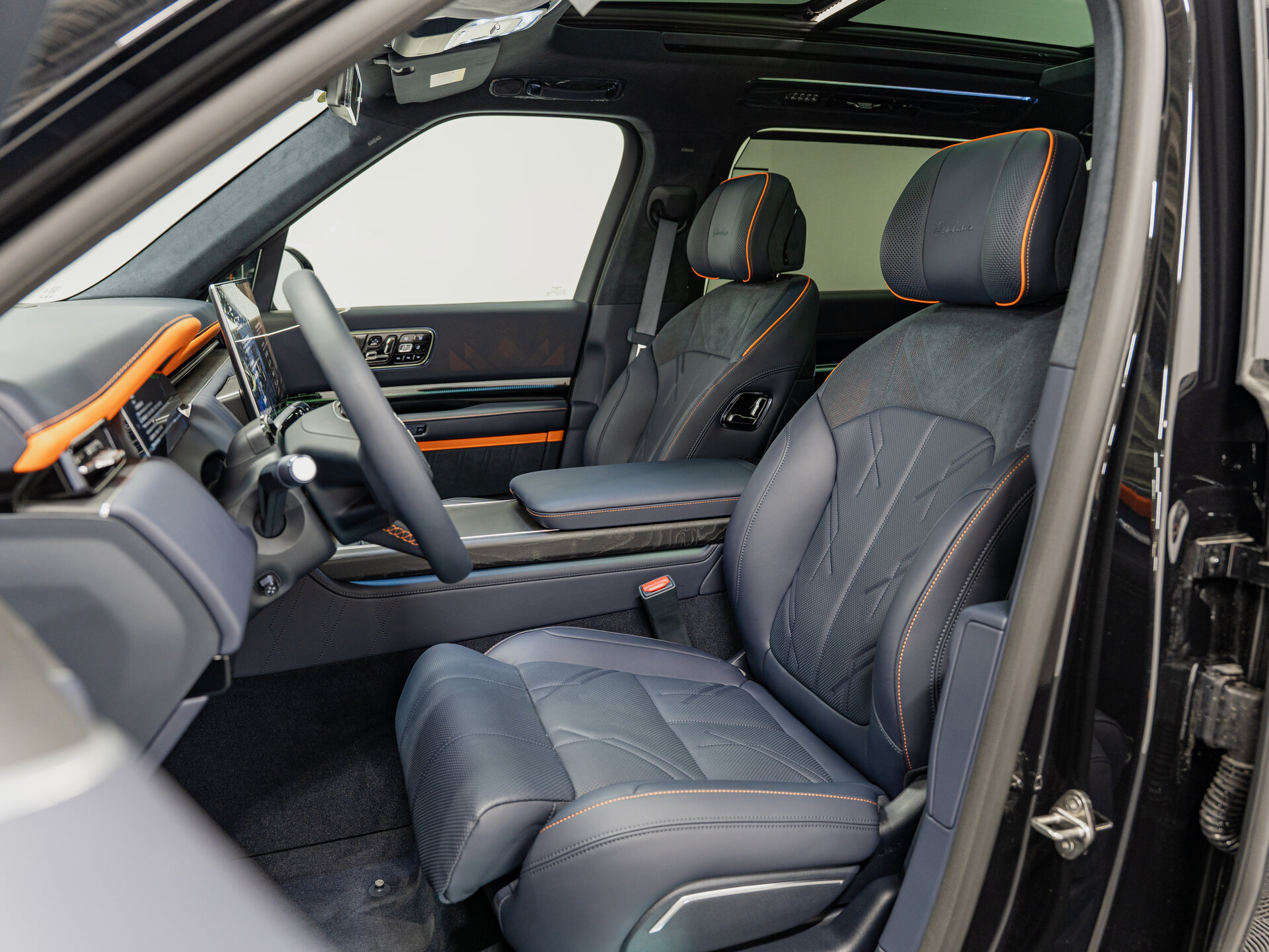 Автомобиль Zeekr 9X 70 kWh 2.0hyb AT (1401 л.с.) 4WD - 3