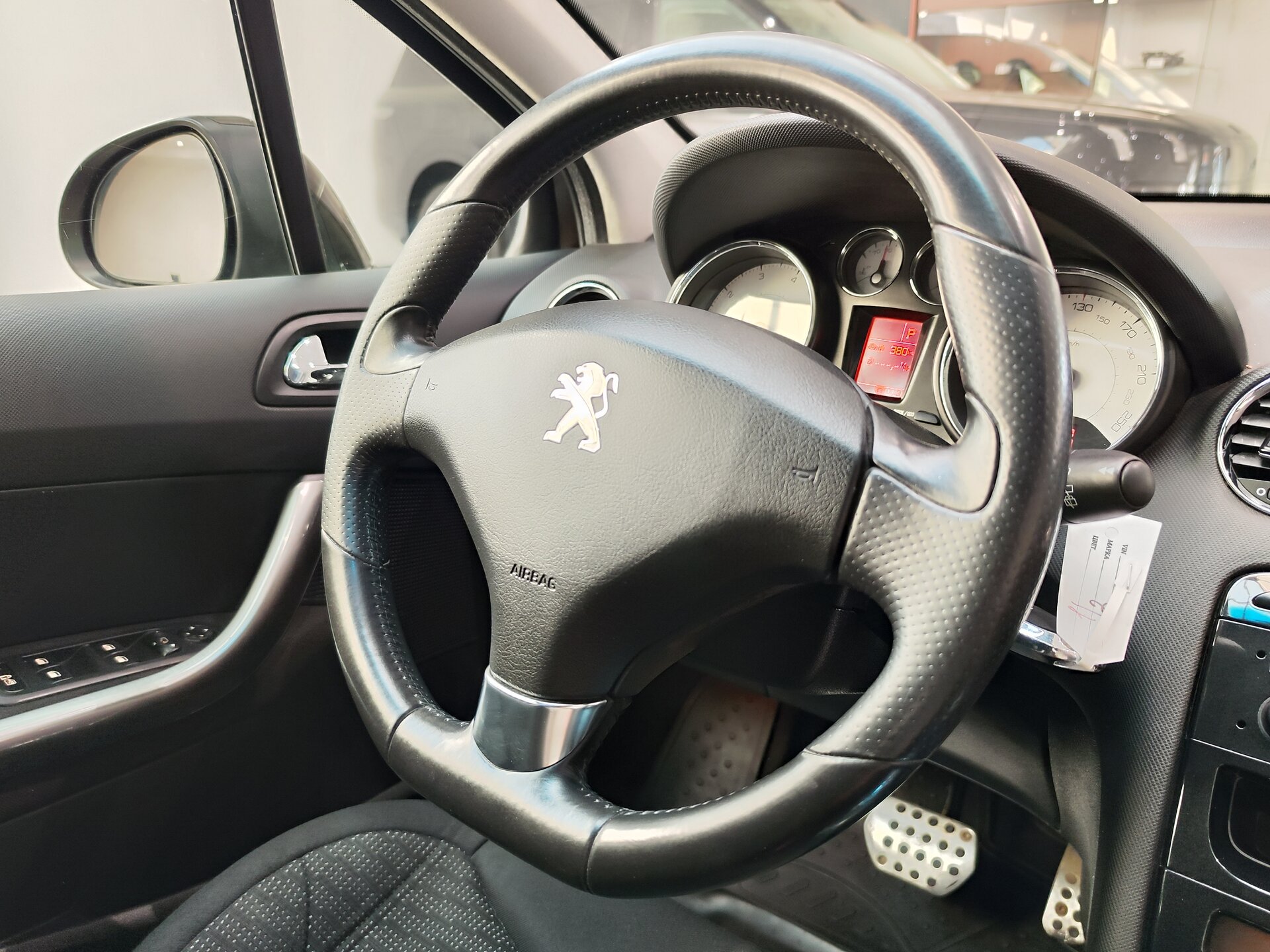 Автомобиль Peugeot 308 1.6 AT (120 л.с.) - 13
