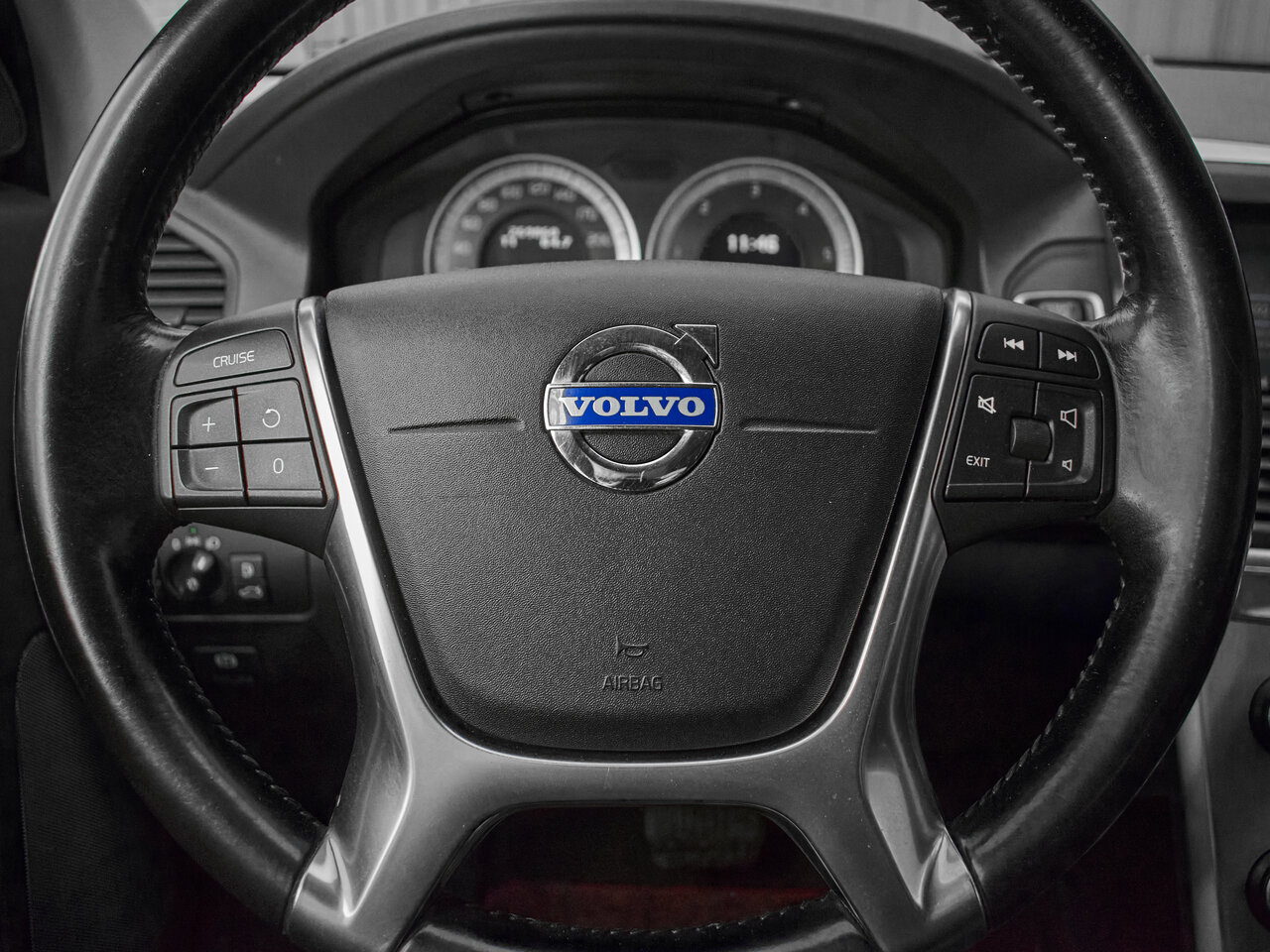 Купить Volvo XC60 2.4d AT (163 л.с.) 4WD, 2011 в Екатеренбурге