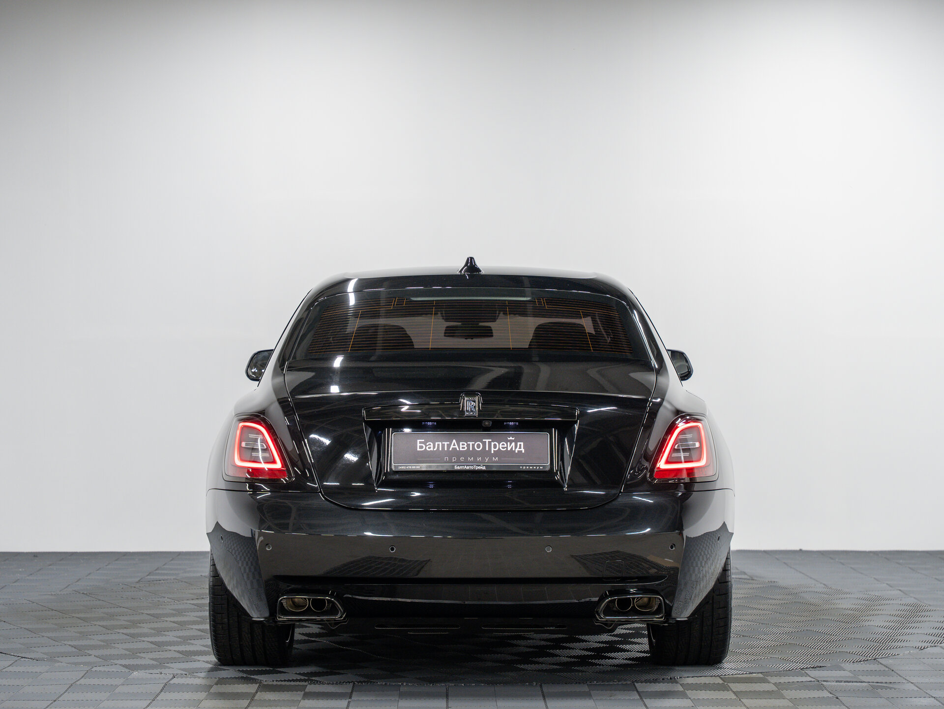 Автомобиль Rolls-Royce Ghost Black Badge 6.8 AT (600 л.с.) 4WD - 9