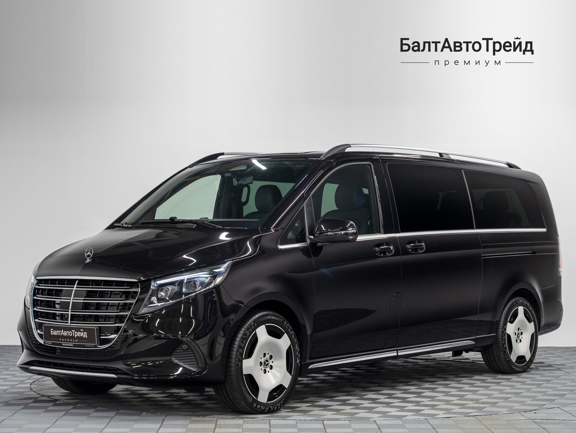 Автомобиль Mercedes-Benz V-Класс 300 d экстра длинный 2.0d AT (237 л.с.) 4WD - 1