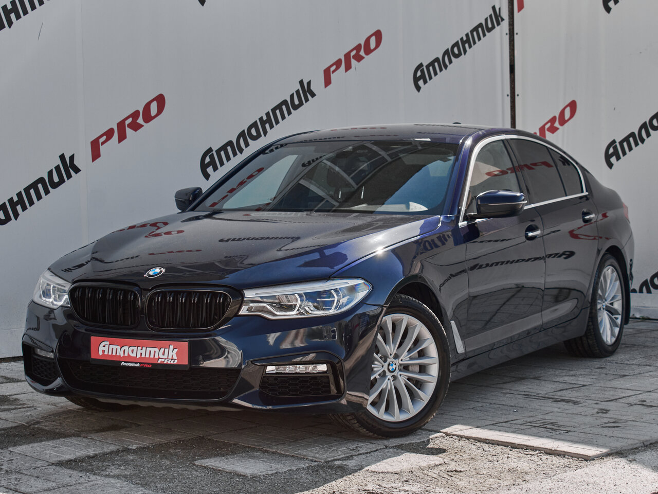 Купить BMW 5 серии 530i xDrive 2.0 AT (249 л.с.) 4WD, 2018 в Екатеренбурге