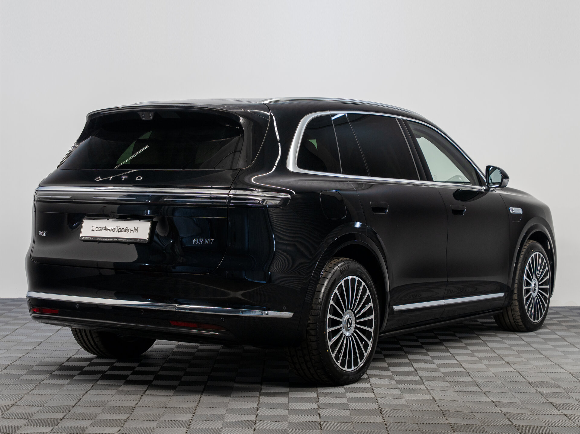 Автомобиль Aito M7 53.4 kWh 1.5hyb AT (533 л.с.) 4WD - 5