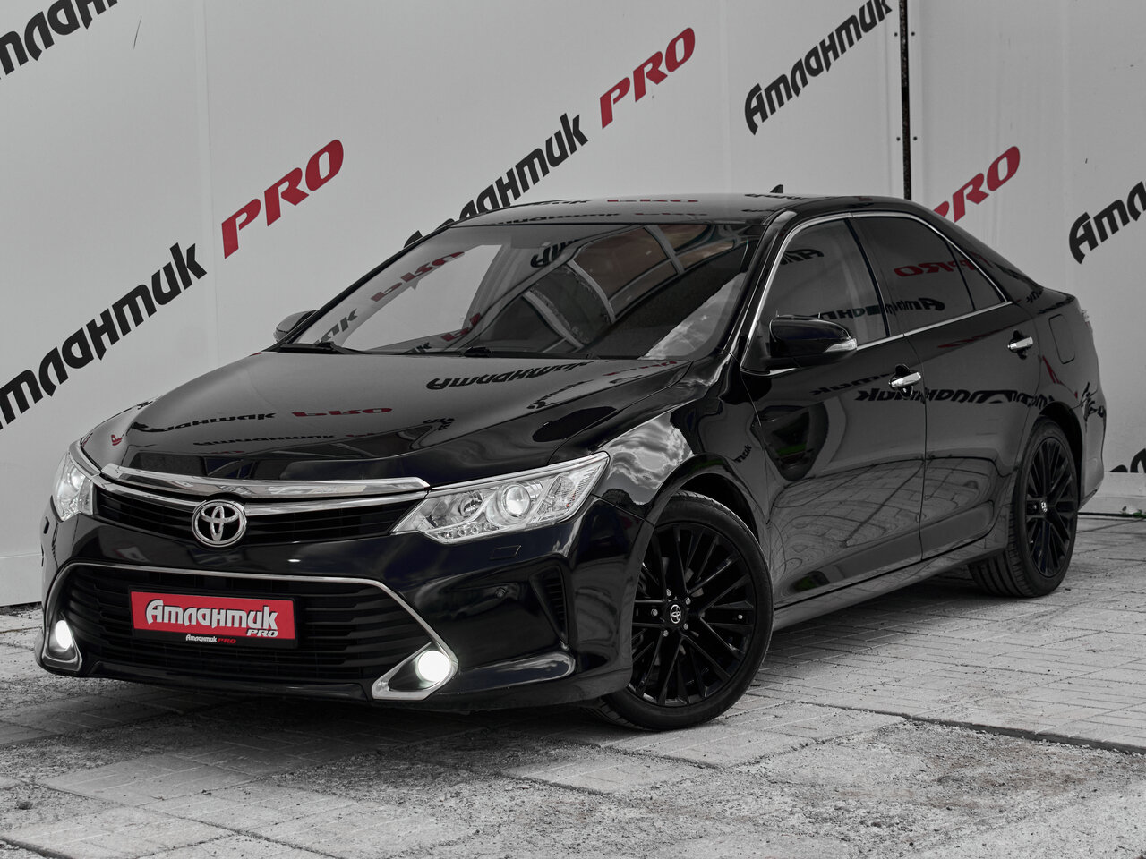 Купить Toyota Camry 2.5 AT (181 л.с.), 2016 в Екатеренбурге