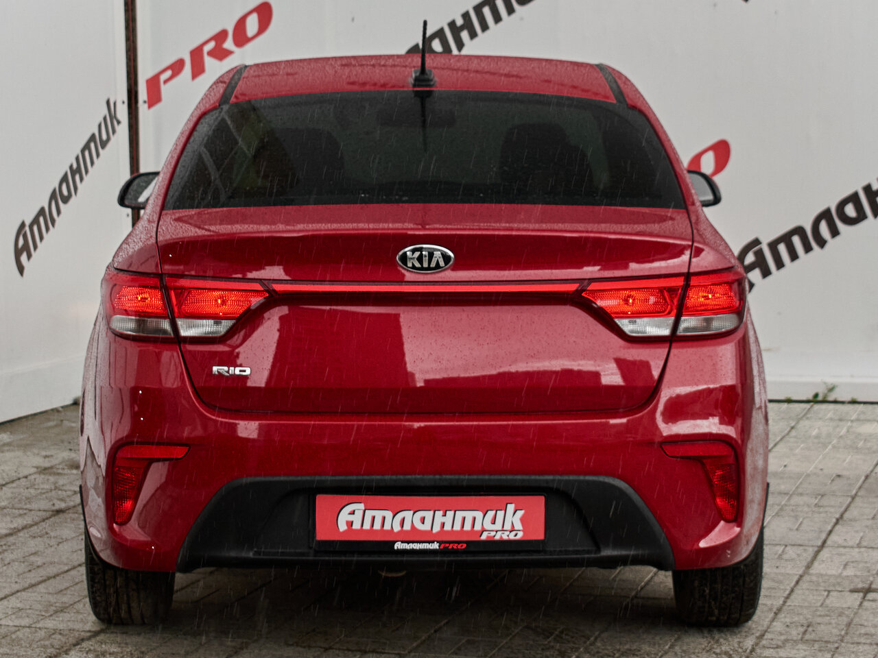 Купить Kia Rio 1.6 AT (123 л.с.), 2017 в Екатеренбурге