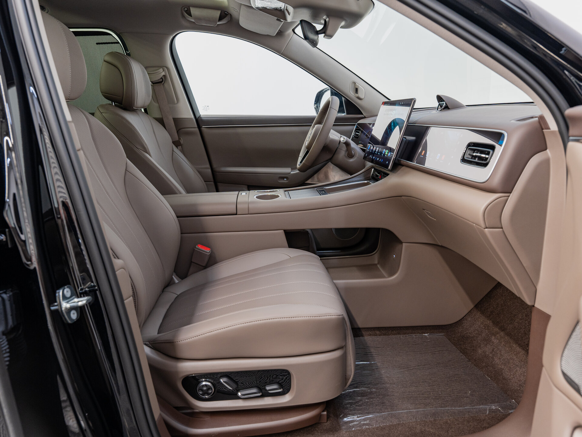Автомобиль Aito M7 53.4 kWh 1.5hyb AT (533 л.с.) 4WD - 10