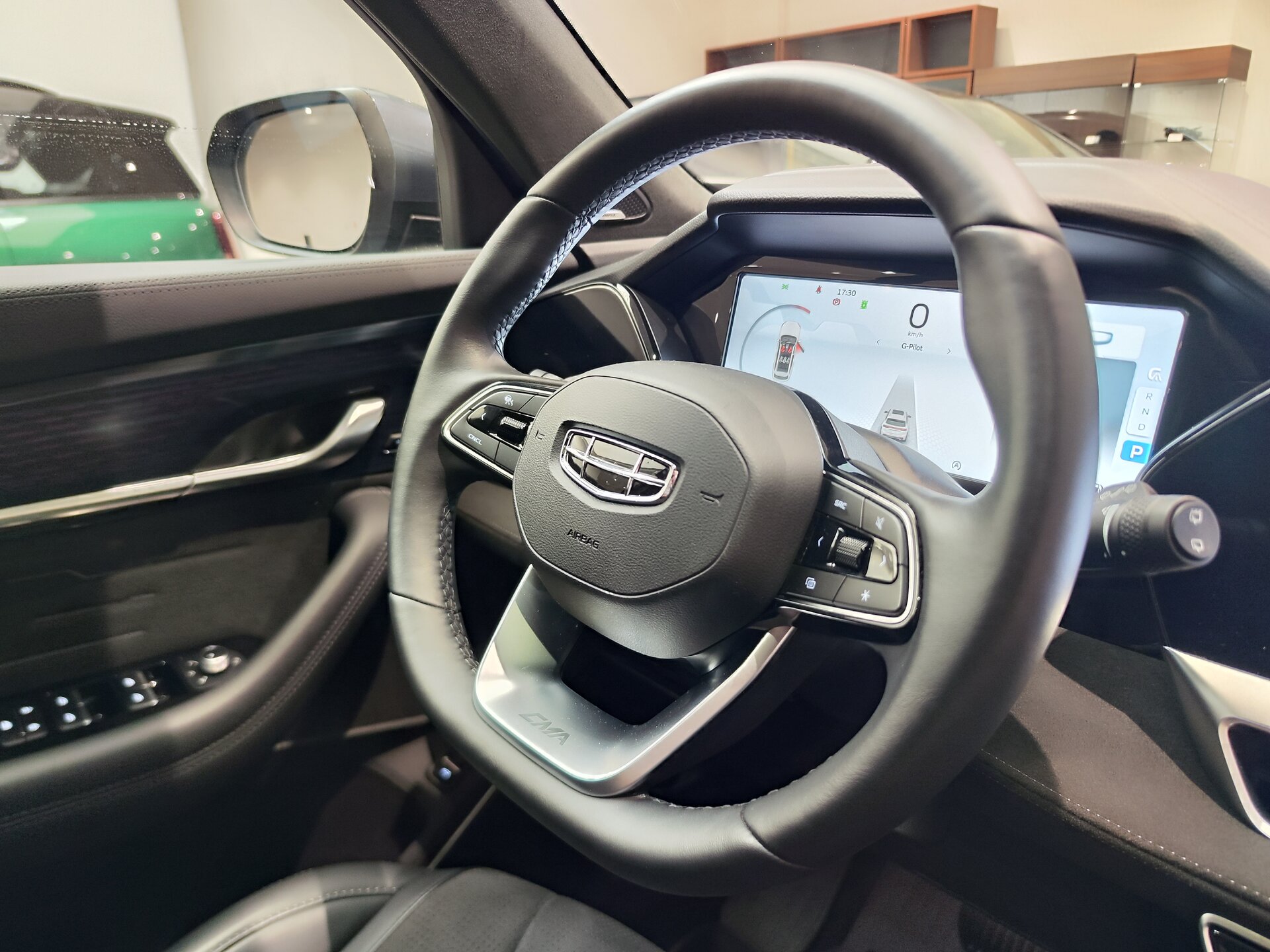Автомобиль Geely Monjaro 2.0 AT (238 л.с.) 4WD - 14