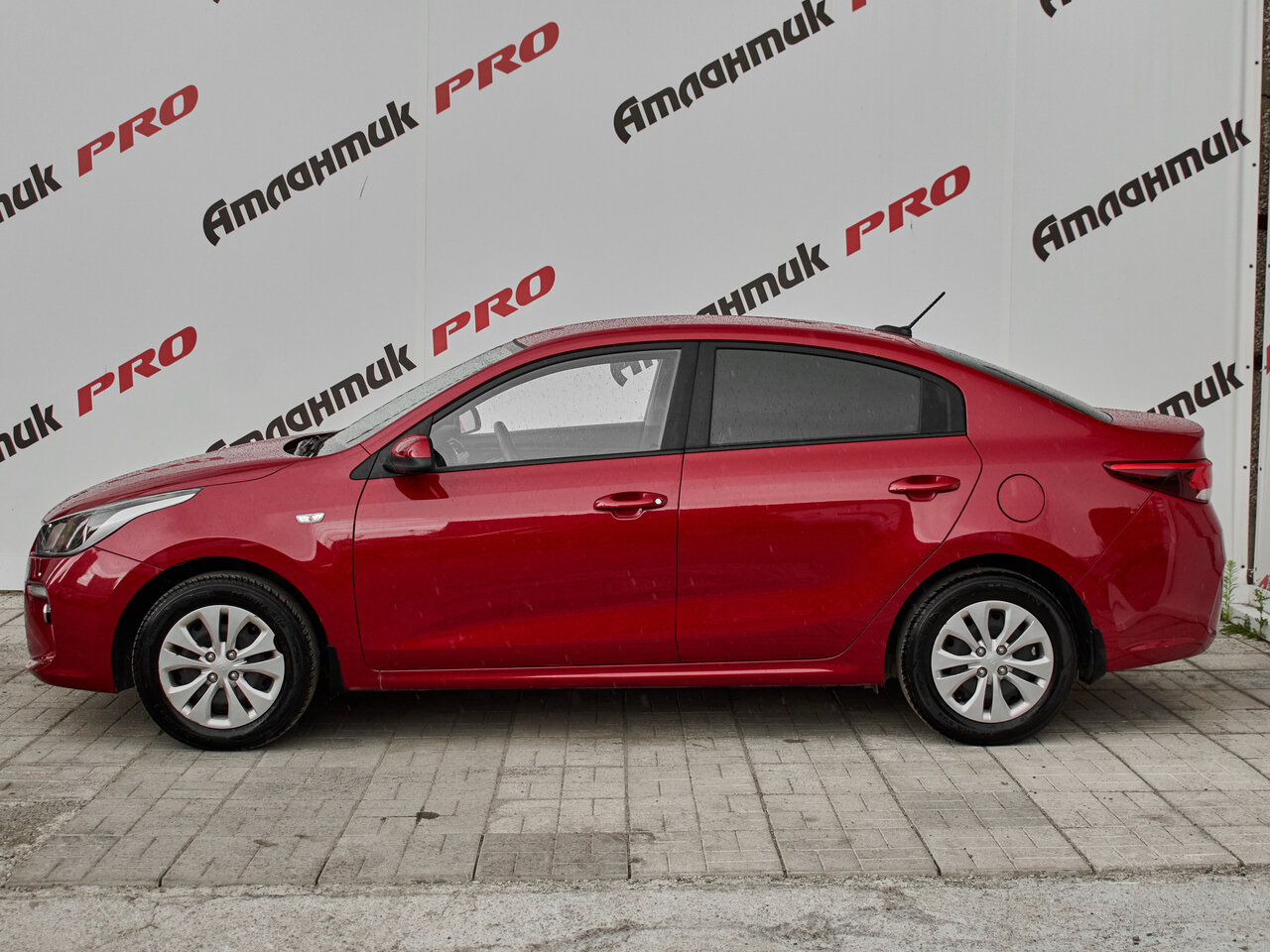 Купить Kia Rio 1.6 AT (123 л.с.), 2017 в Екатеренбурге