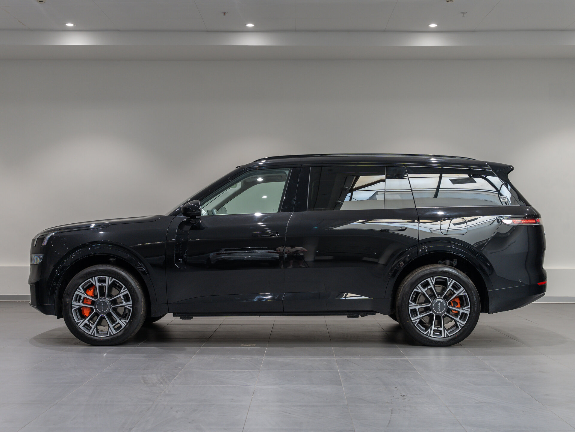 Автомобиль Lynk & Co 900 2.0hyb AT (734 л.с.) 4WD - 7