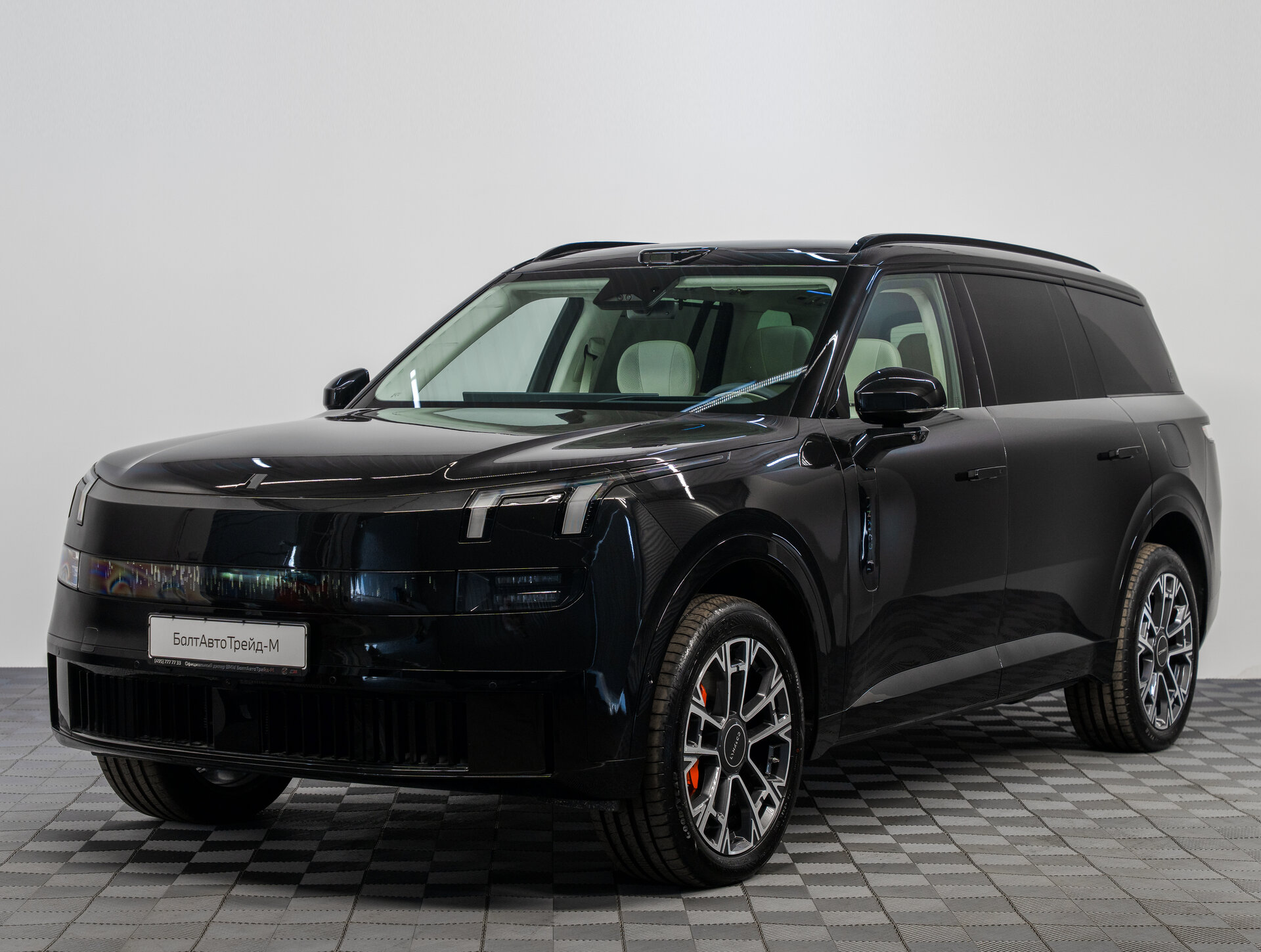 Автомобиль Lynk & Co 900 2.0hyb AT (734 л.с.) 4WD - 1