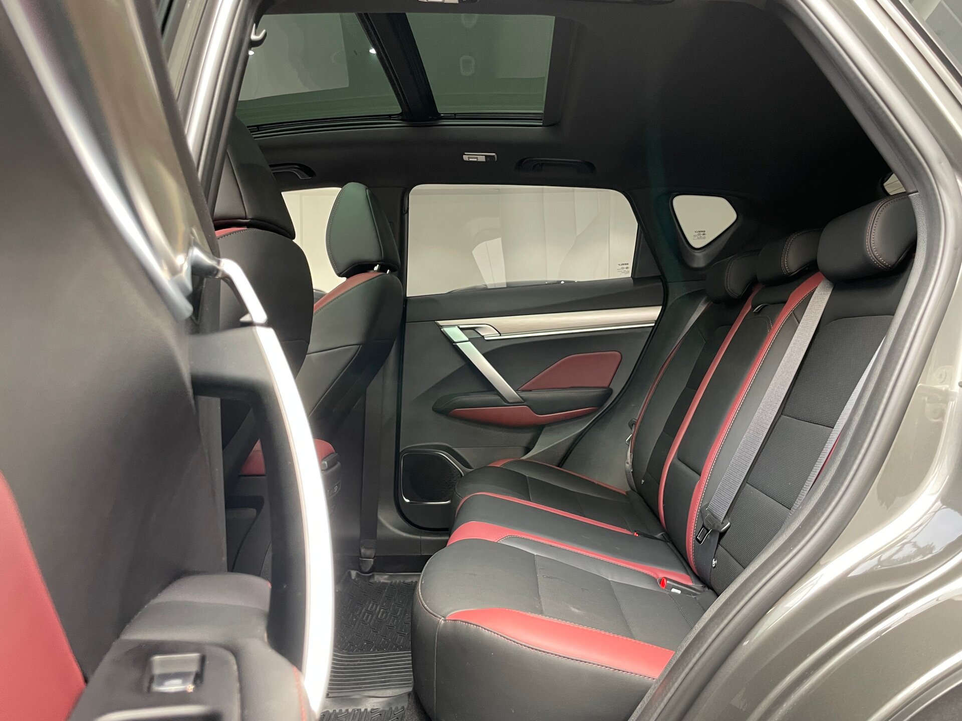 Автомобиль Geely Coolray 1.5 AMT (150 л.с.) - 9