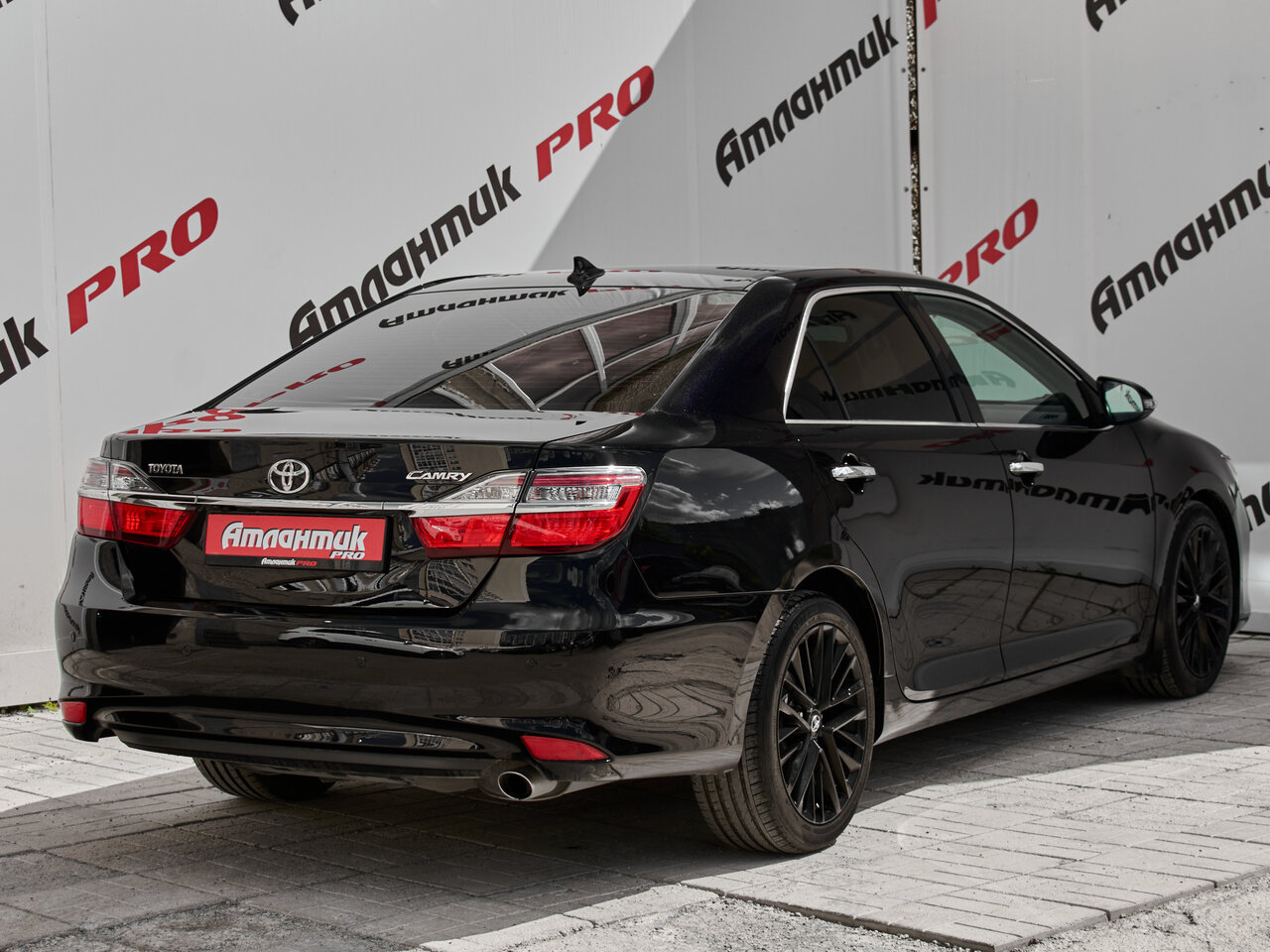 Купить Toyota Camry 2.5 AT (181 л.с.), 2016 в Екатеренбурге